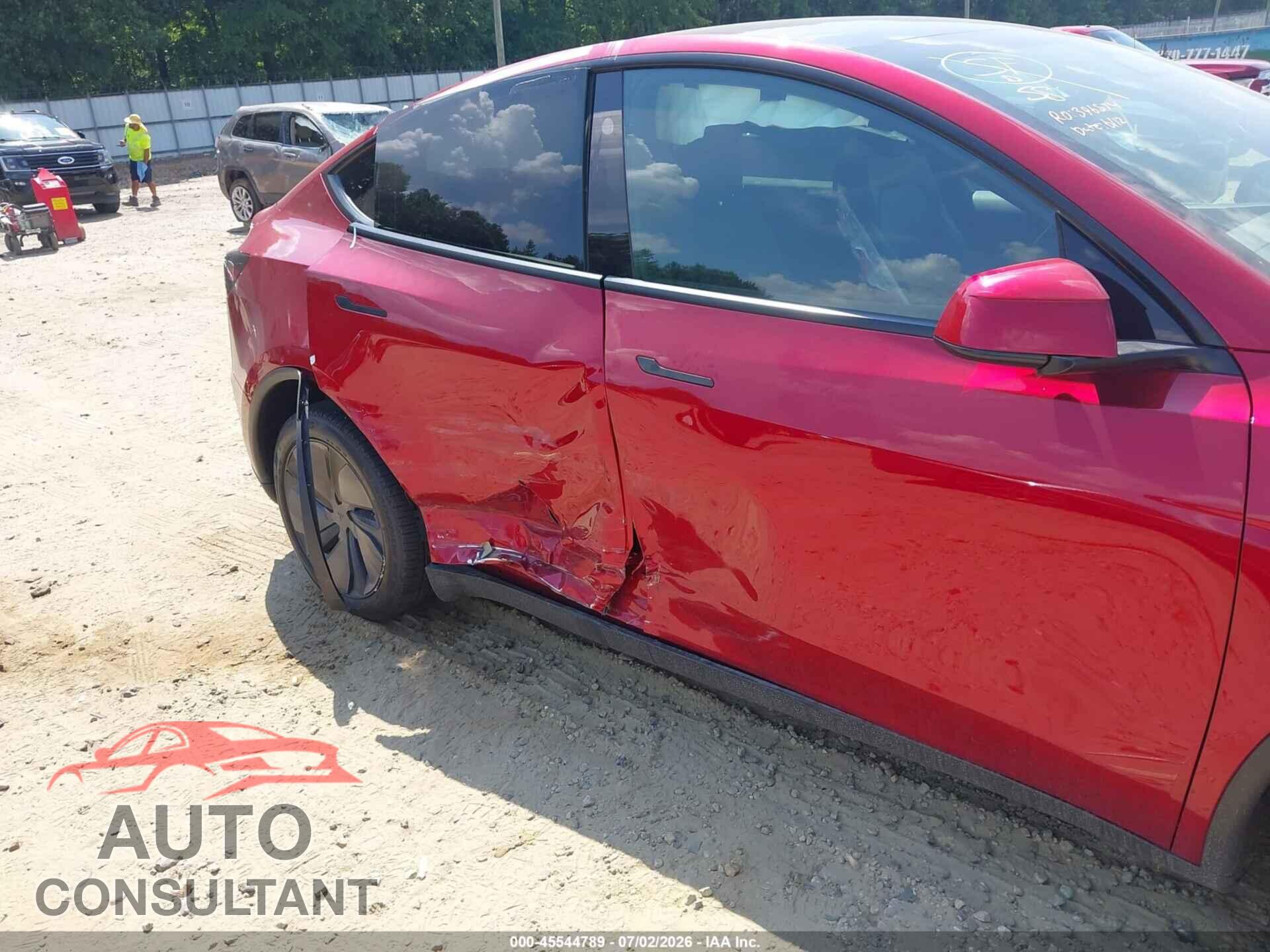 TESLA MODEL Y 2026 - 7SAYGDED9TA659007