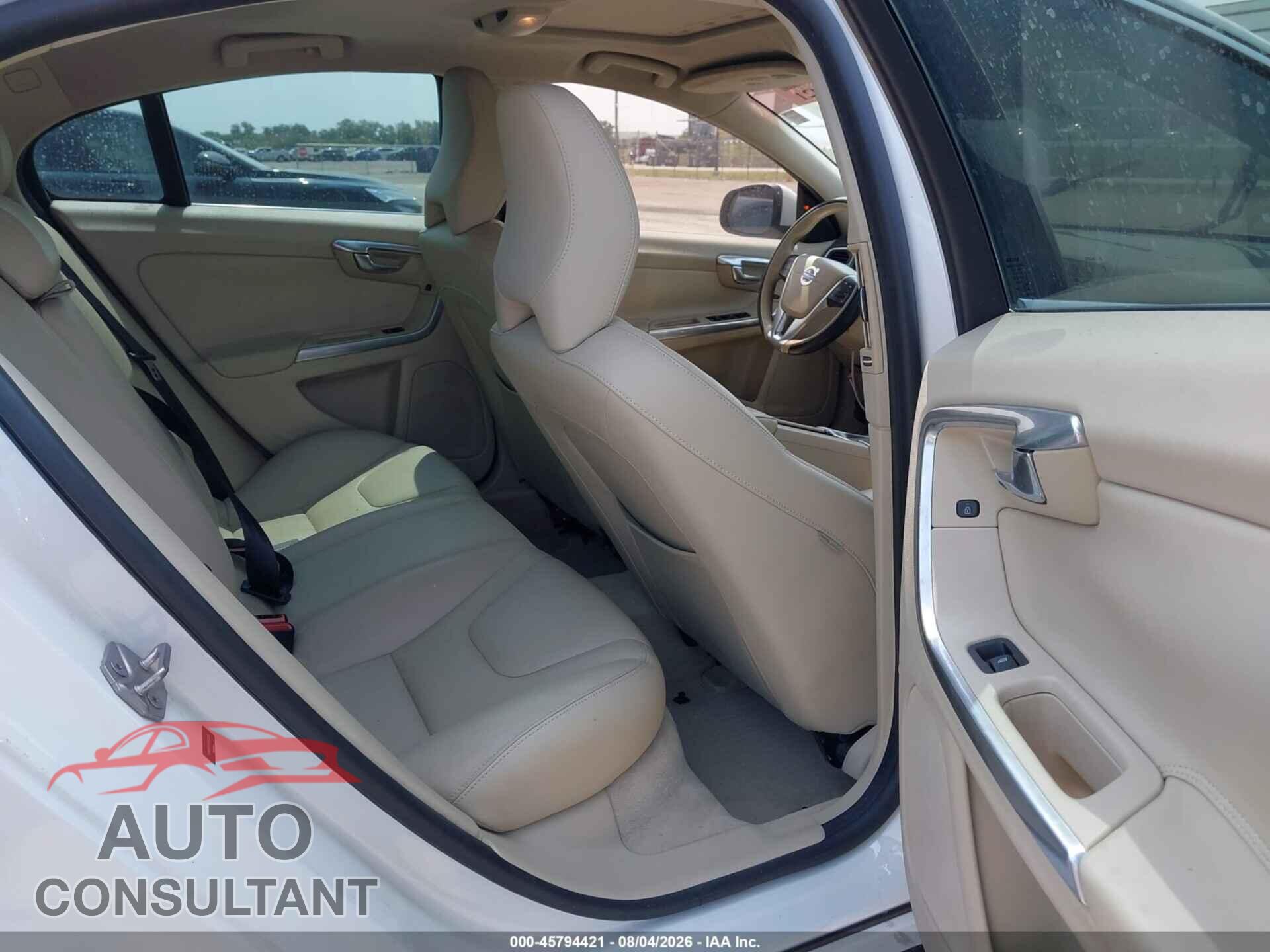 VOLVO S60 2015 - YV1612TK1F1333109
