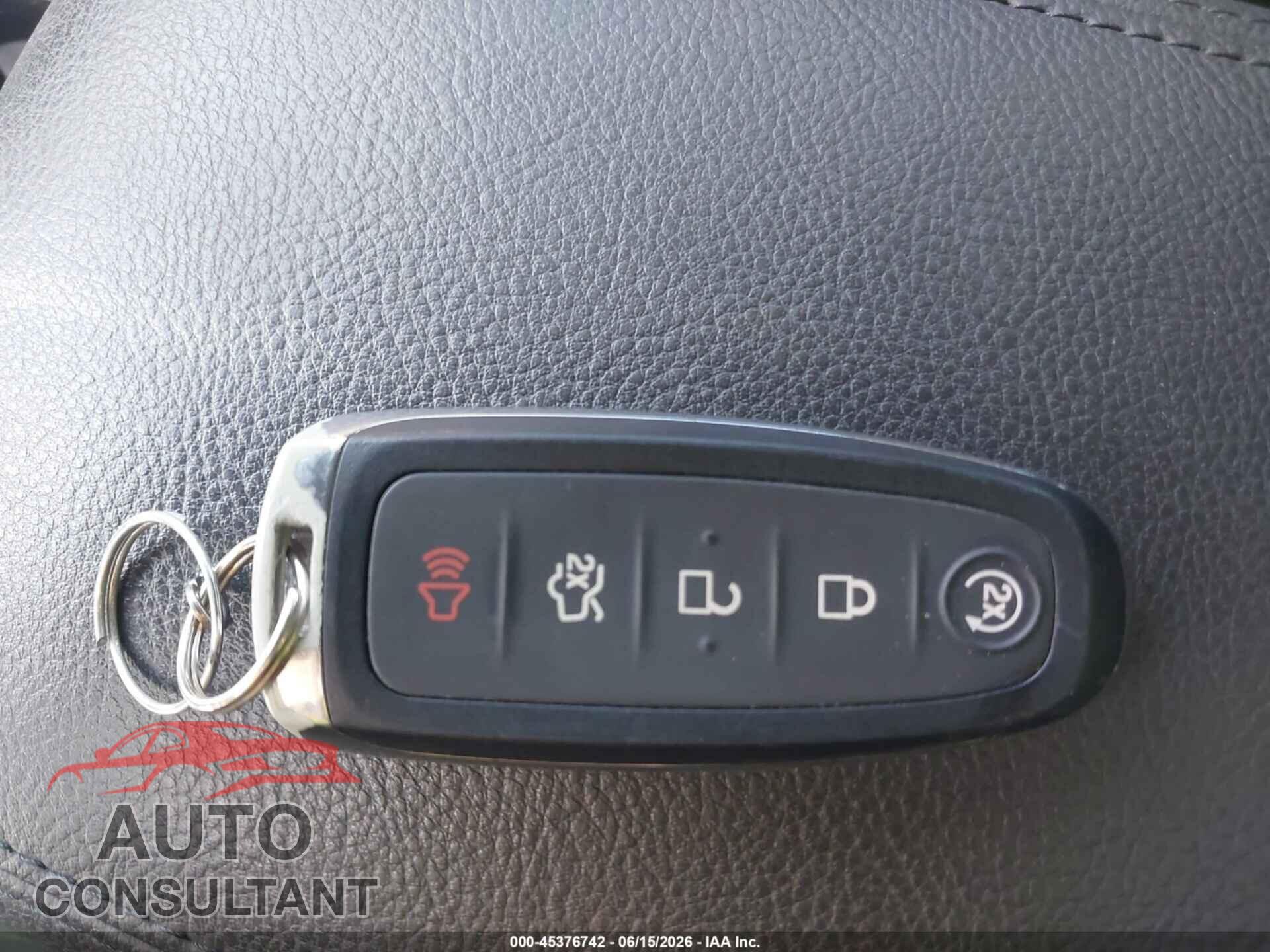 FORD FOCUS 2017 - 1FADP3N28HL324709