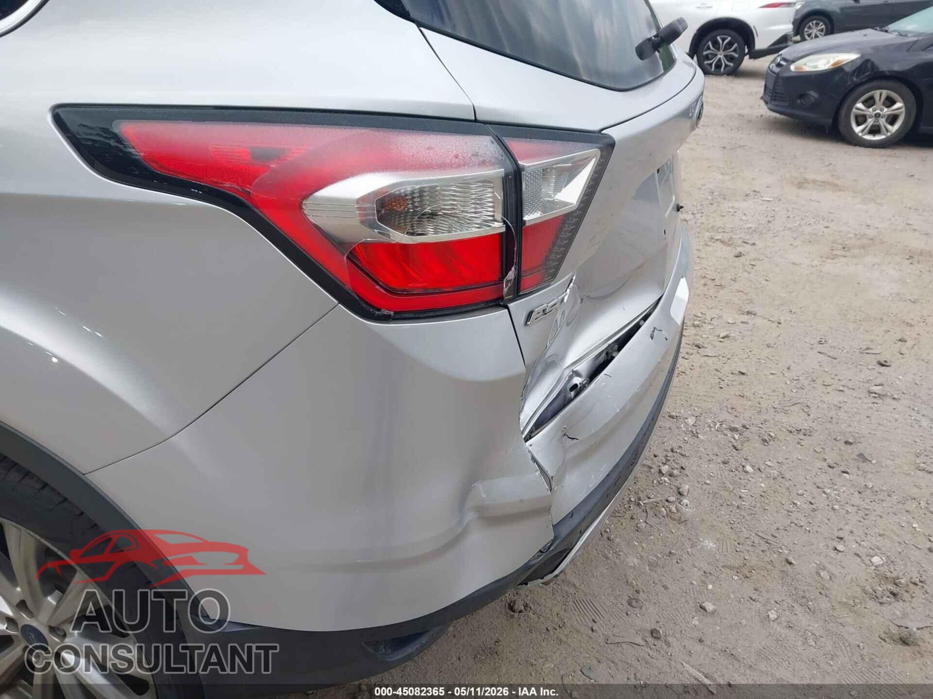 FORD ESCAPE 2017 - 1FMCU9JD8HUD14826
