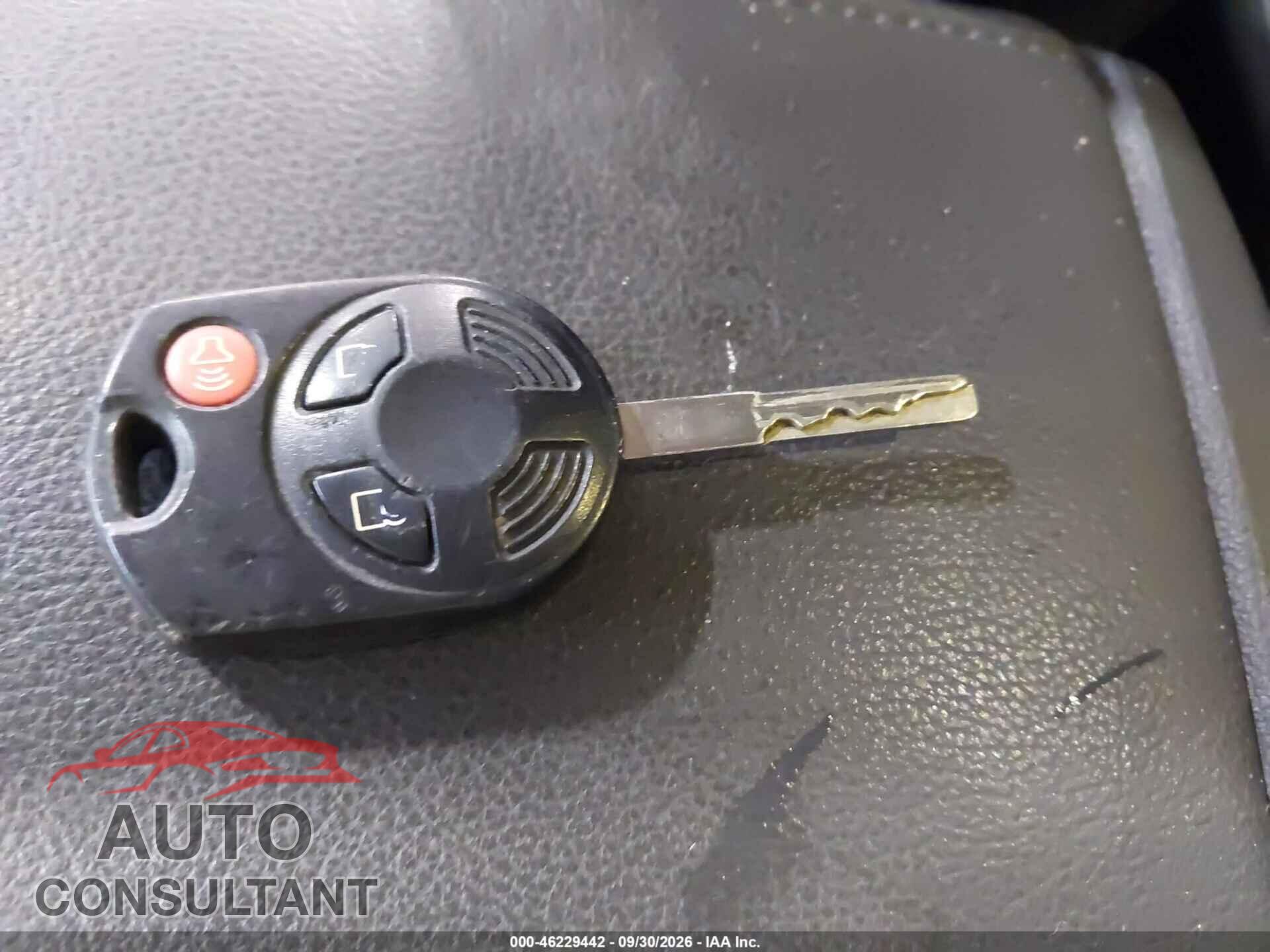 FORD ESCAPE 2016 - 1FMCU0GX2GUB04556