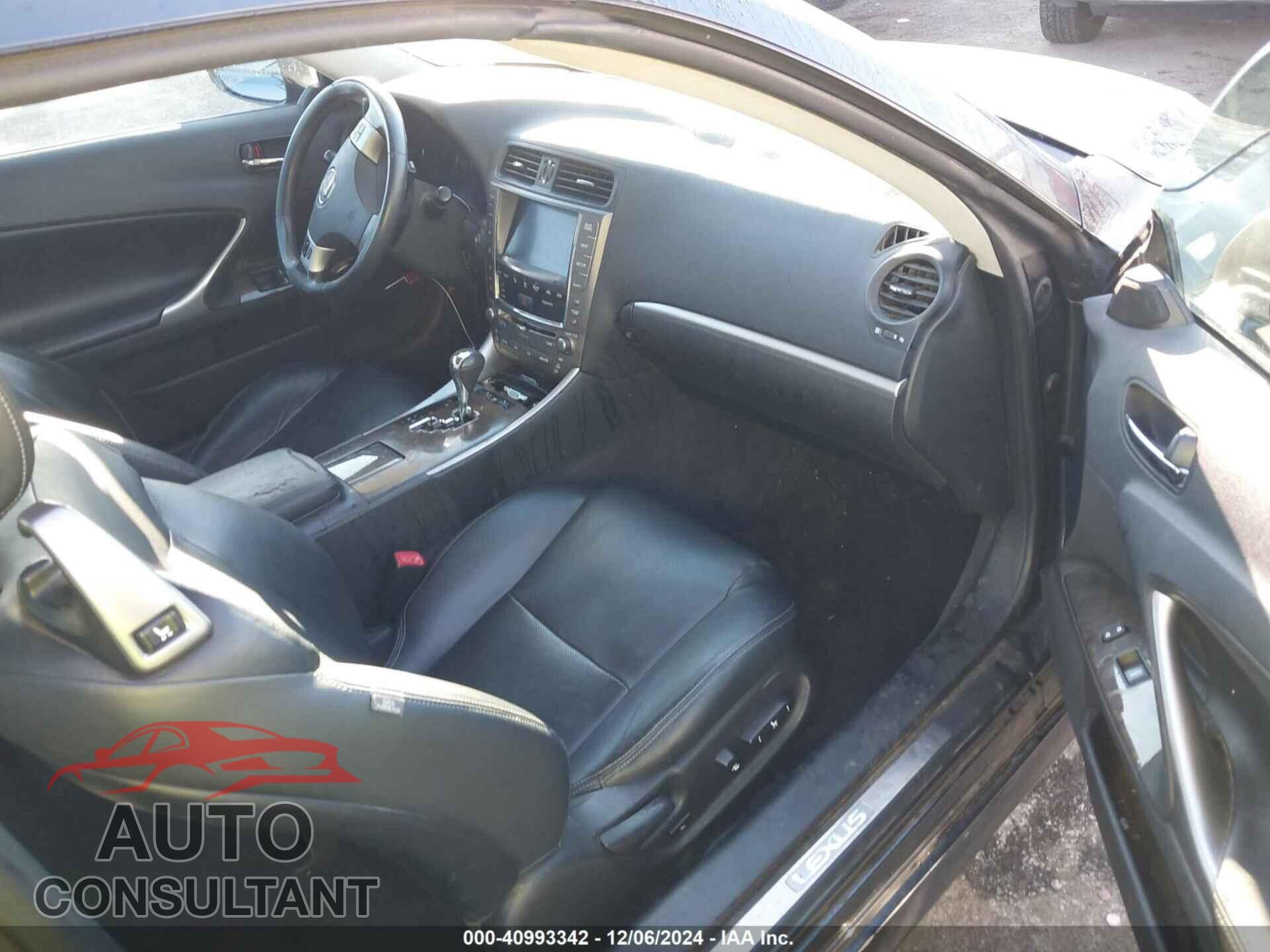 LEXUS IS 250C 2011 - JTHFF2C2XB2519306