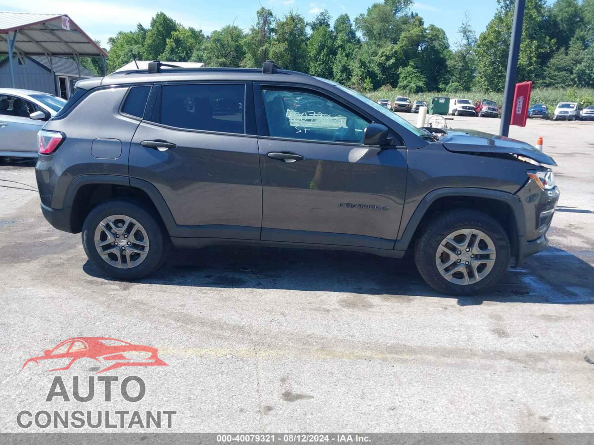 JEEP COMPASS 2018 - 3C4NJDAB1JT201615