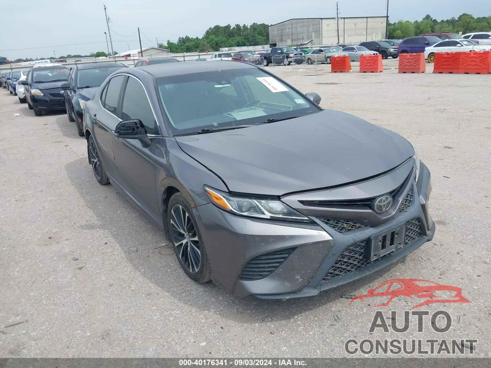 TOYOTA CAMRY 2018 - 4T1B11HK5JU155814