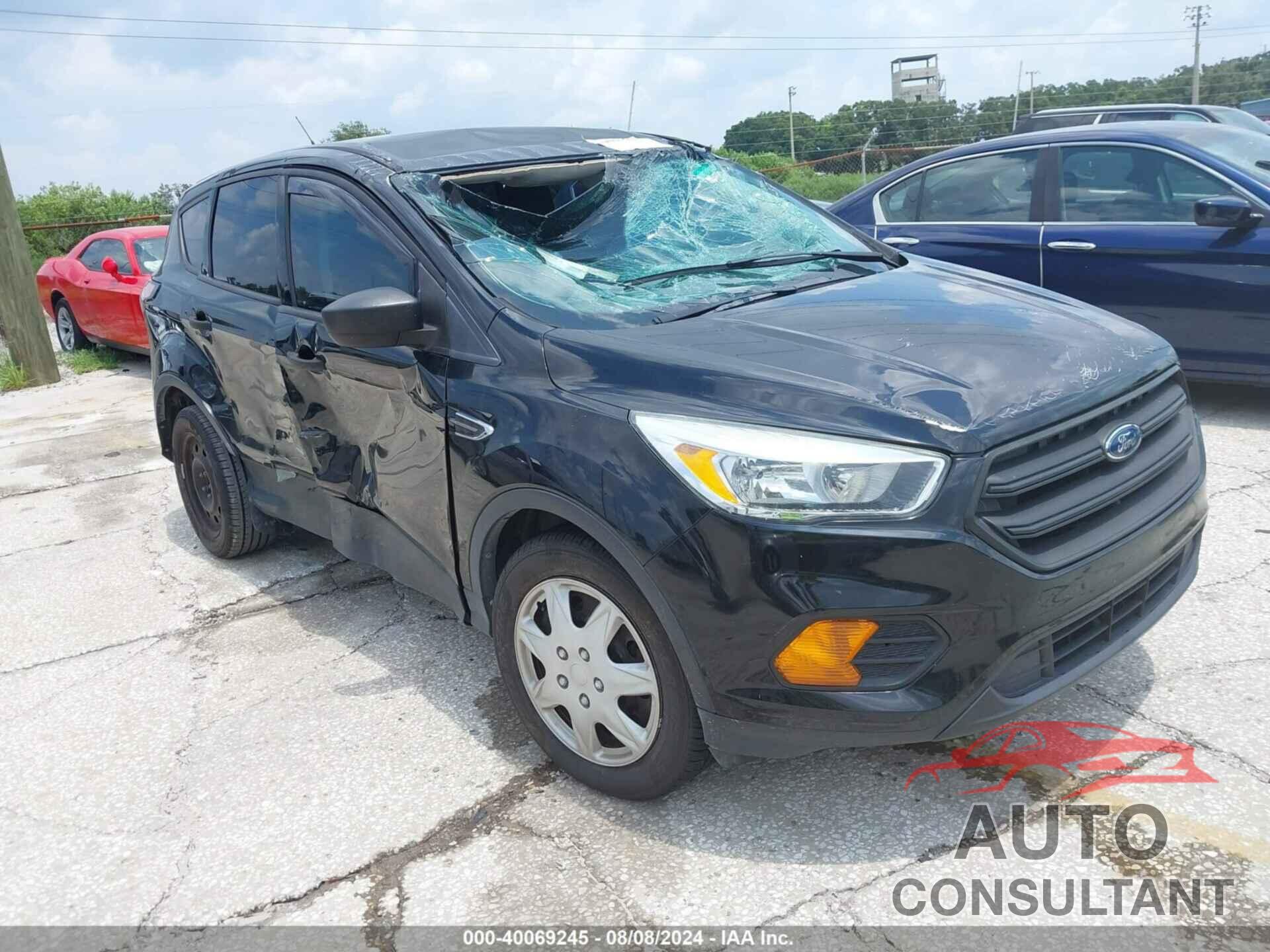 FORD ESCAPE 2017 - 1FMCU0F71HUE89000