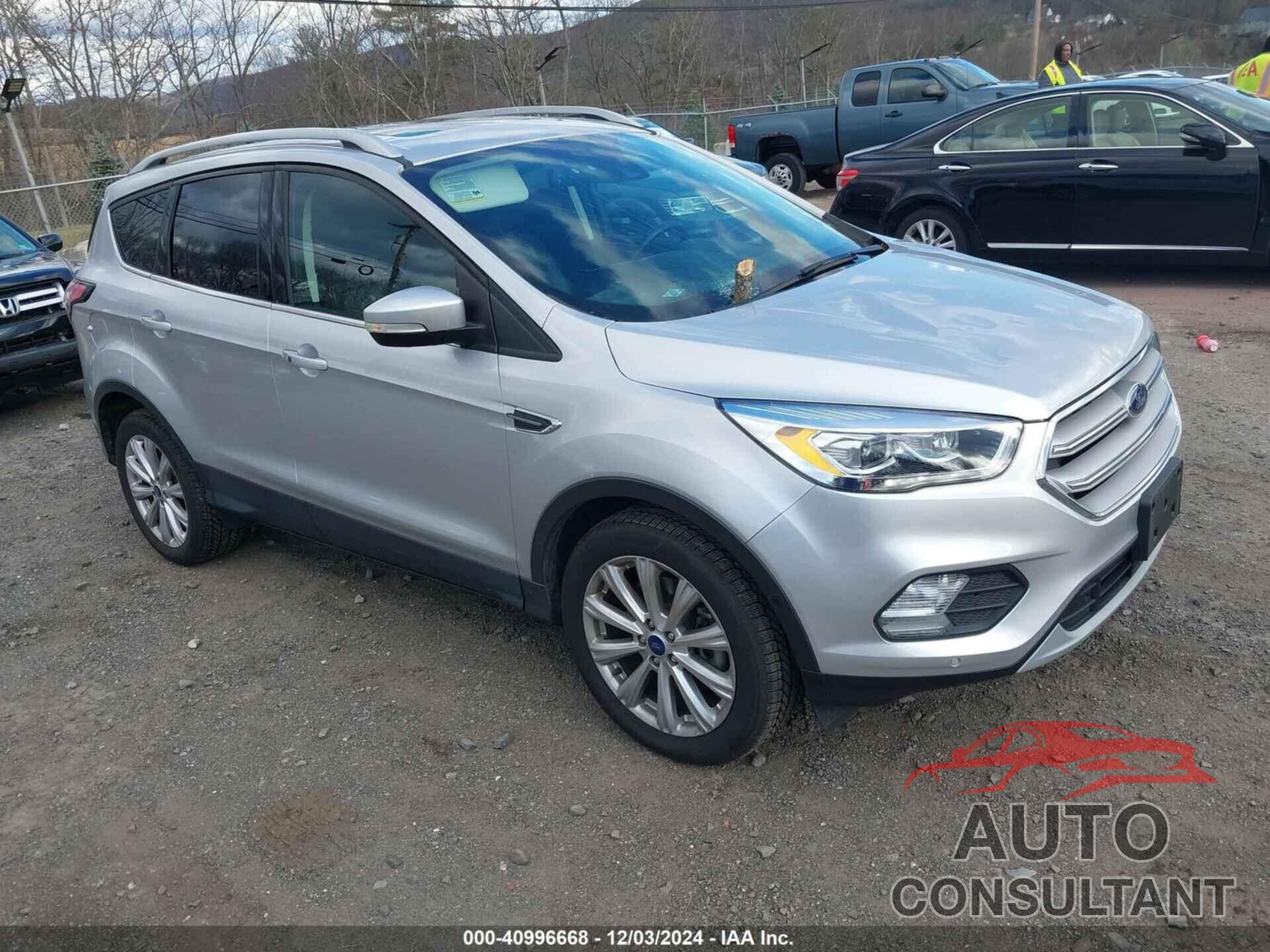 FORD ESCAPE 2017 - 1FMCU9JD7HUD32878