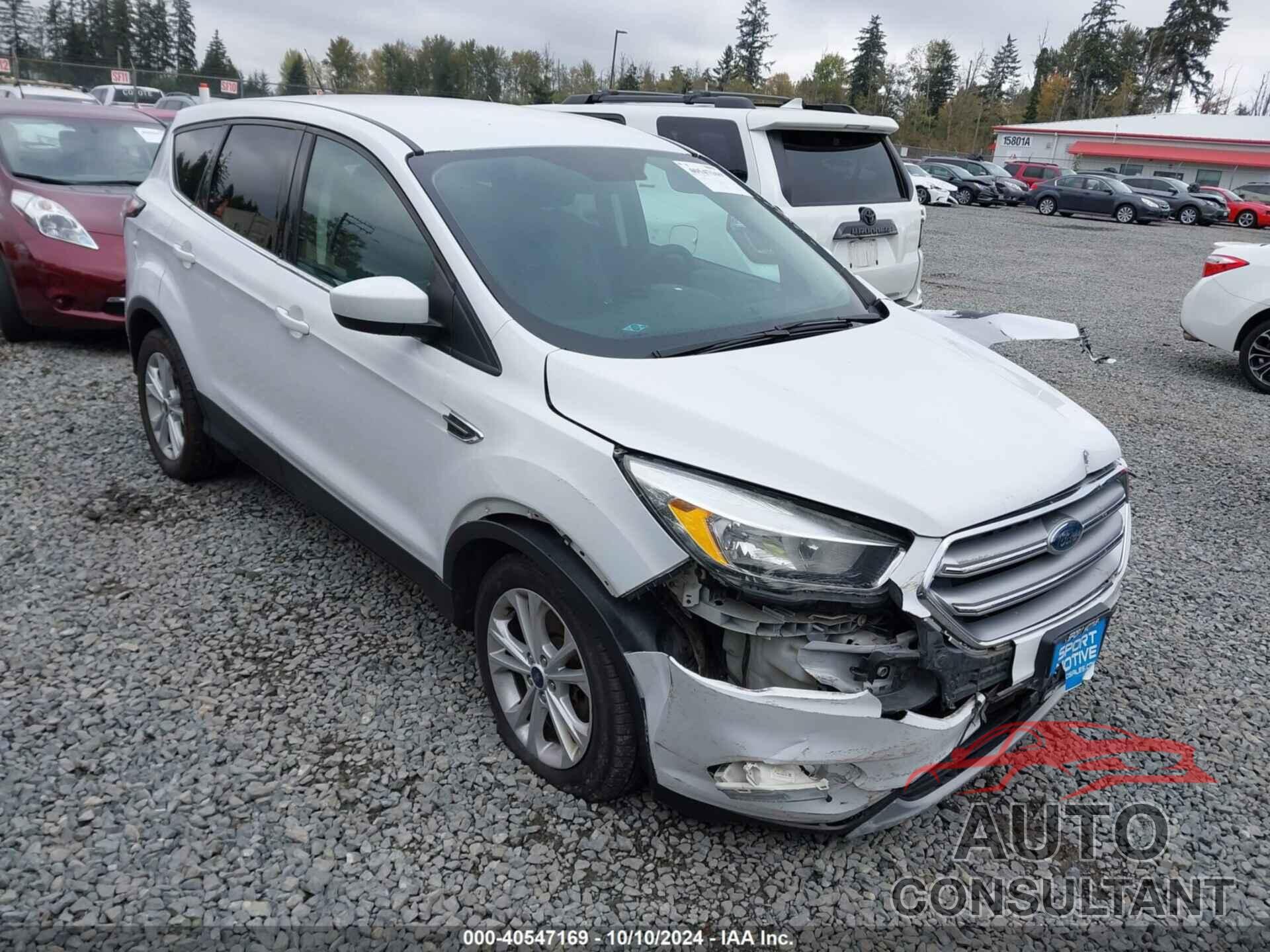 FORD ESCAPE 2017 - 1FMCU9GD6HUD80556