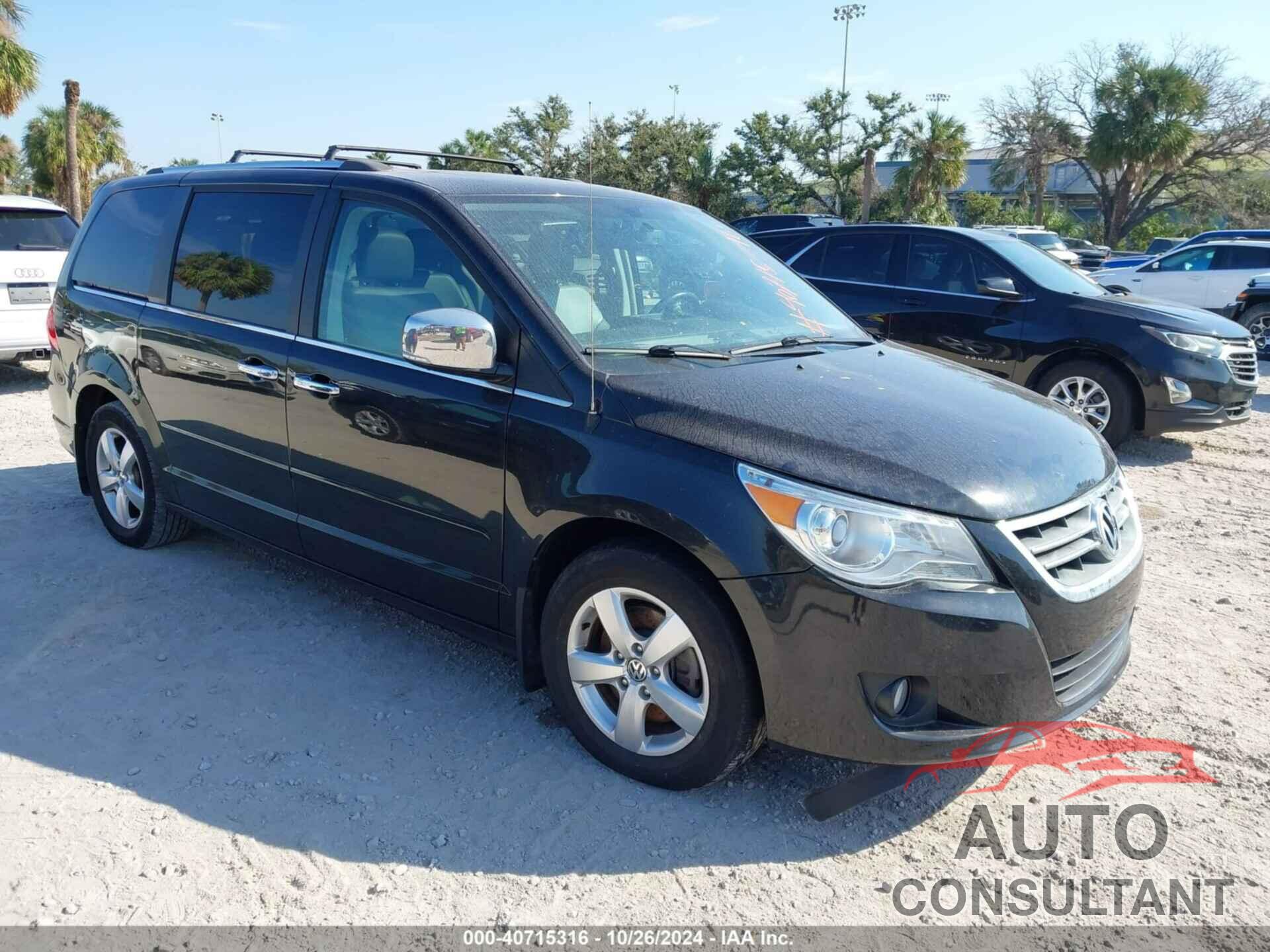 VOLKSWAGEN ROUTAN 2013 - 2C4RVADG8DR725282