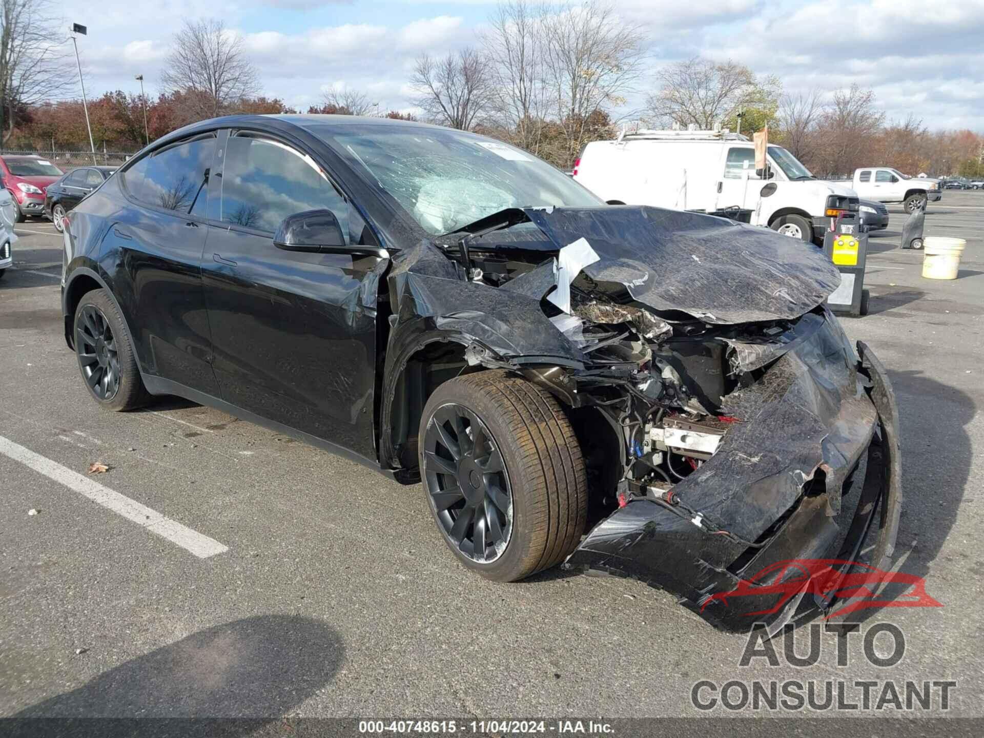 TESLA MODEL Y 2024 - 7SAYGDEE4RA233940