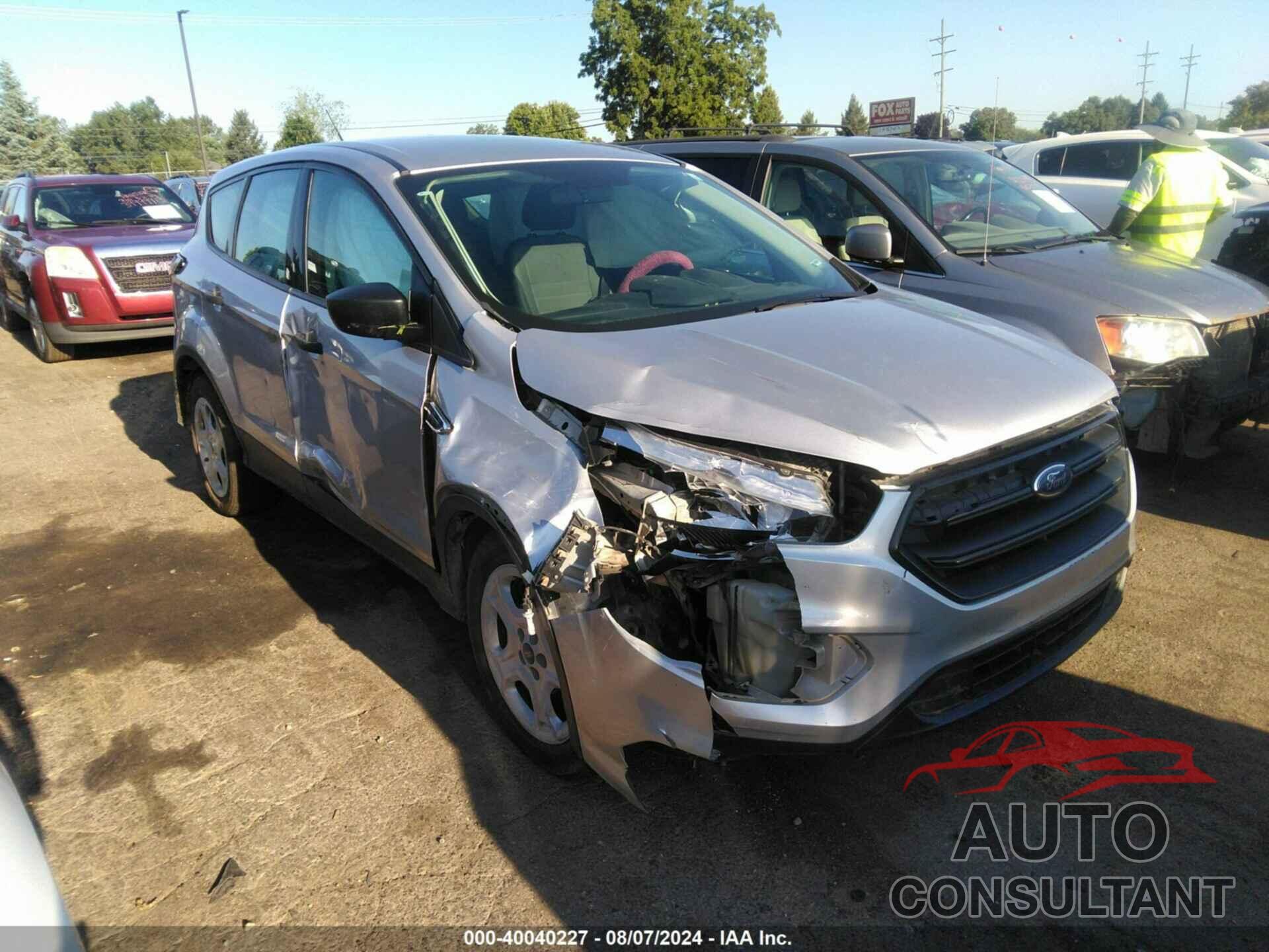 FORD ESCAPE 2017 - 1FMCU0F77HUC63754