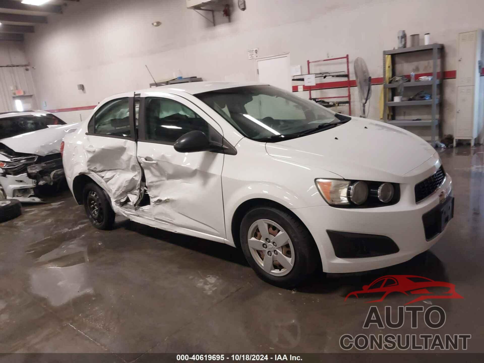 CHEVROLET SONIC 2015 - 1G1JA5SH4F4144792