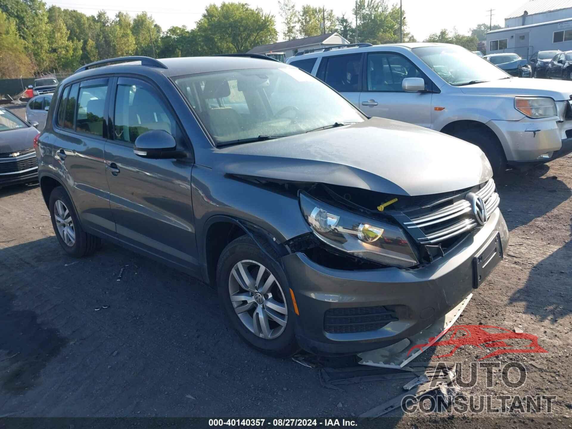 VOLKSWAGEN TIGUAN 2016 - WVGBV7AX7GW576010