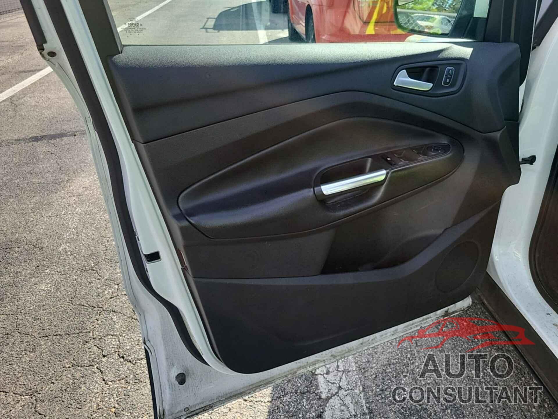 FORD ESCAPE 2018 - 1FMCU0GD7JUA75990
