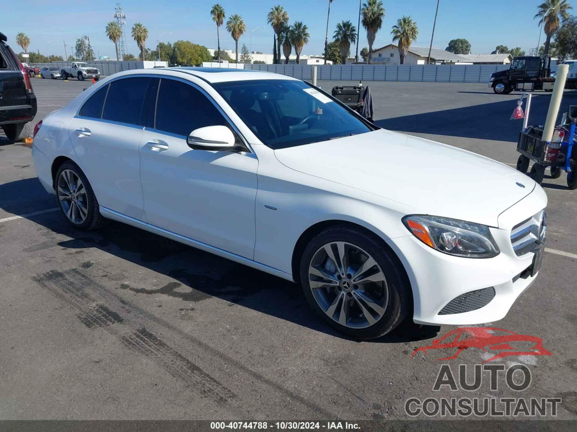 MERCEDES-BENZ C 350E 2018 - 55SWF4HB7JU256305