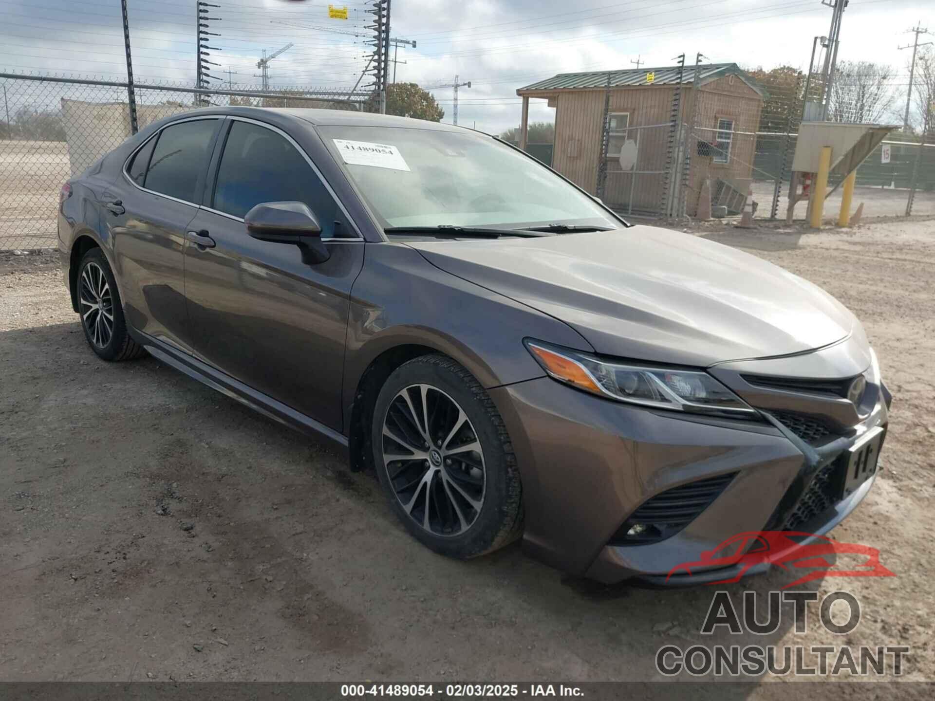 TOYOTA CAMRY 2019 - 4T1B11HK4KU214580