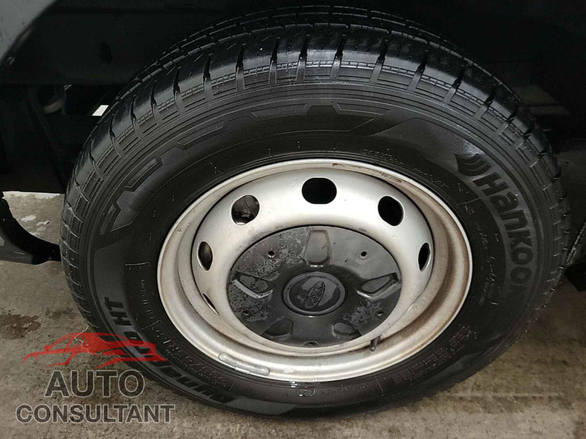 FORD TRANSIT 2018 - 1FTYR2CM8JKA52873