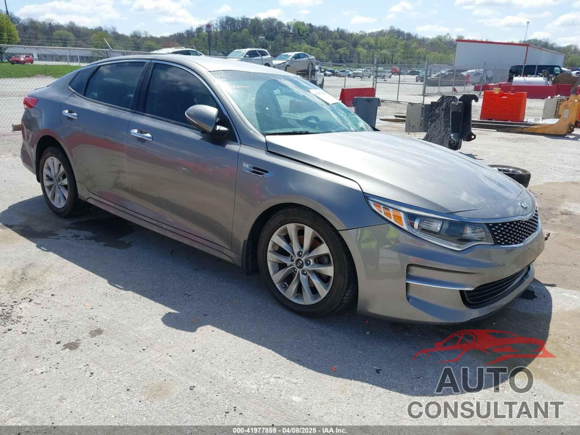 KIA OPTIMA 2018 - 5XXGU4L35JG206267