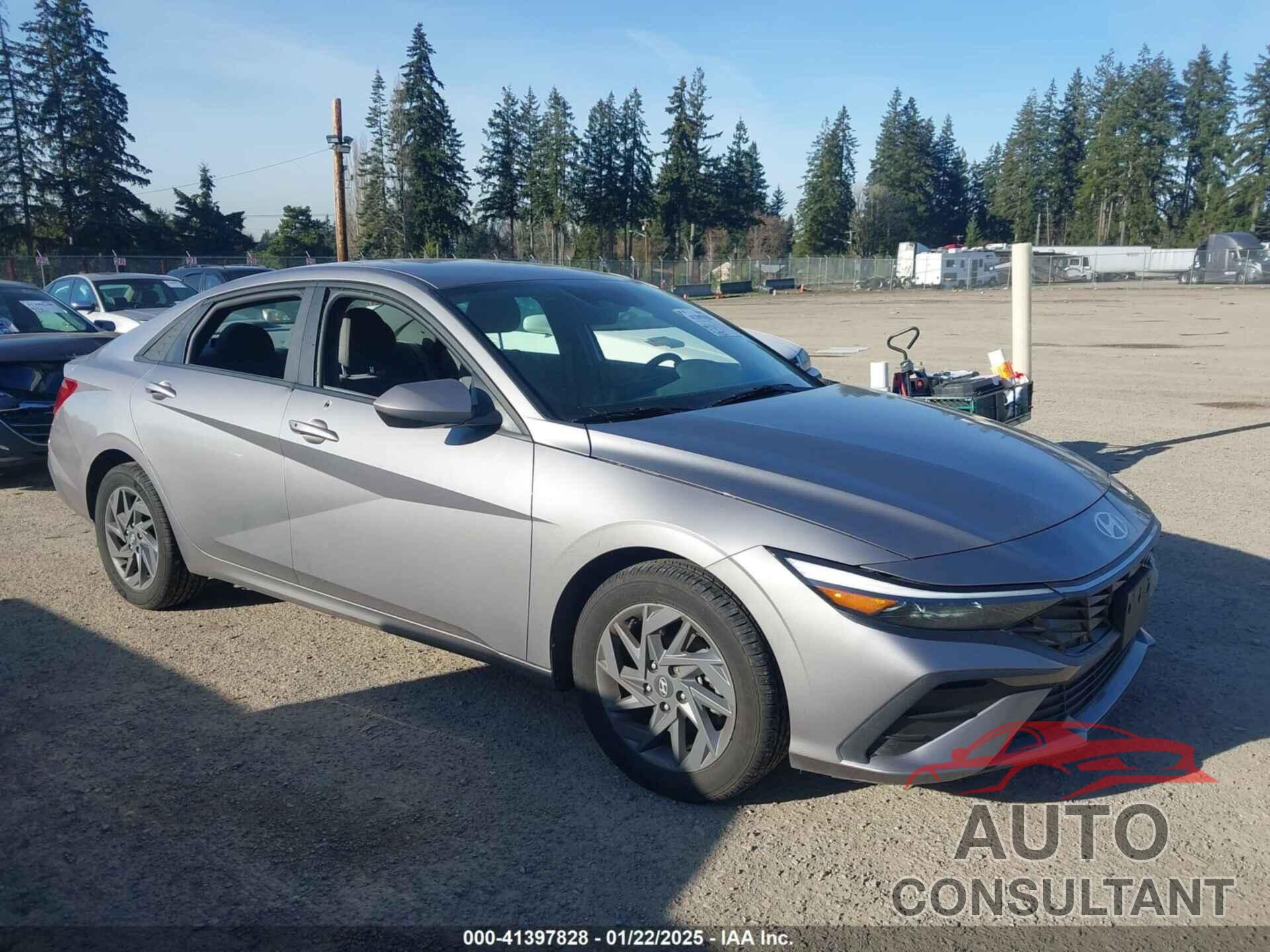 HYUNDAI ELANTRA 2024 - KMHLM4DG1RU669539