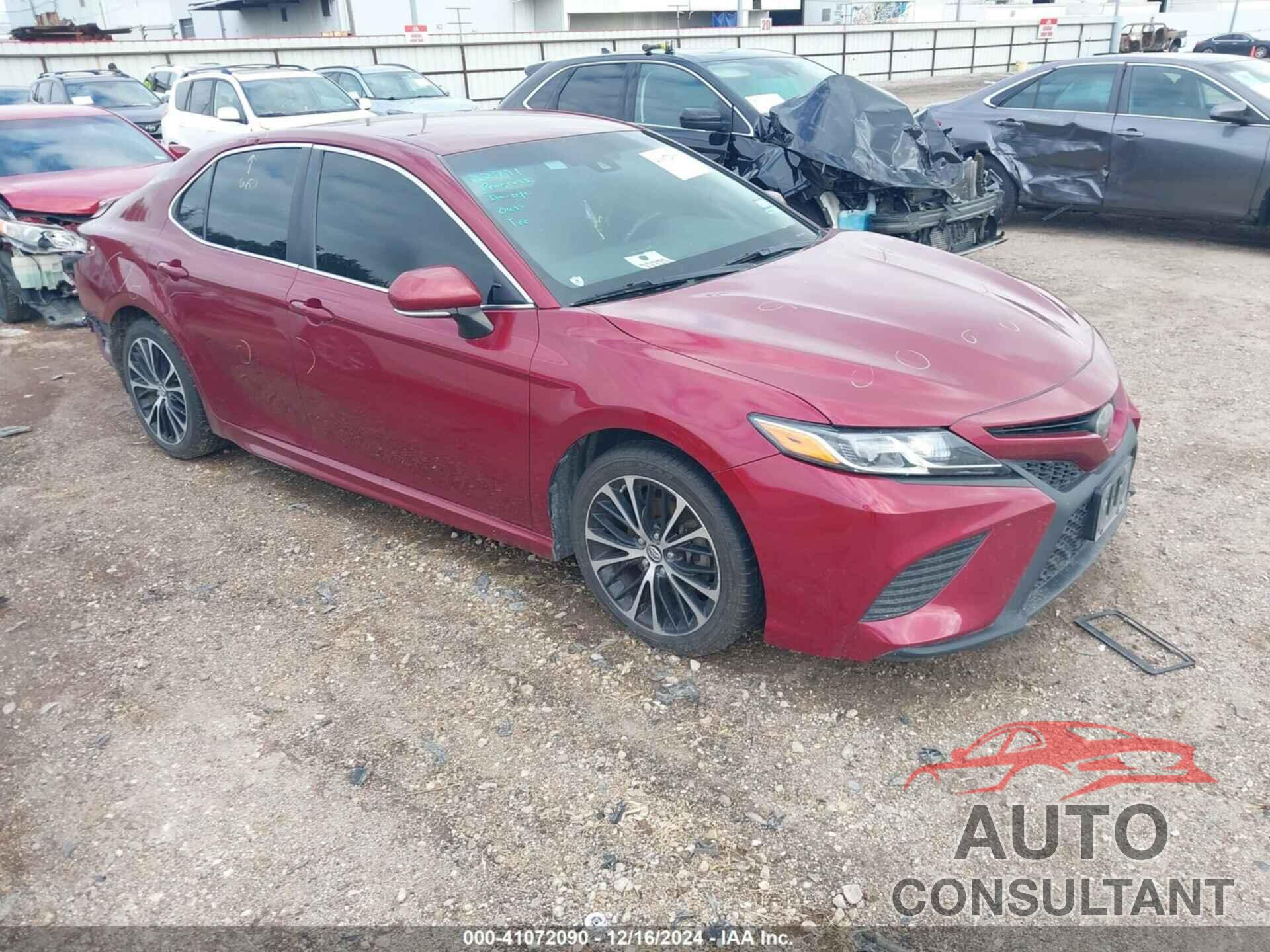 TOYOTA CAMRY 2018 - 4T1B11HK5JU533145