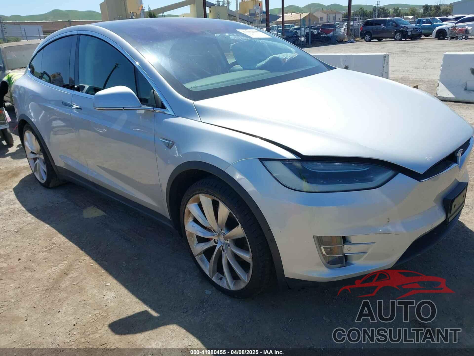 TESLA MODEL X 2016 - 5YJXCAE49GF001067