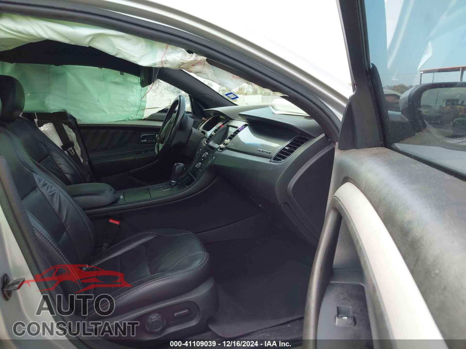 FORD TAURUS 2017 - 1FAHP2E88HG118637