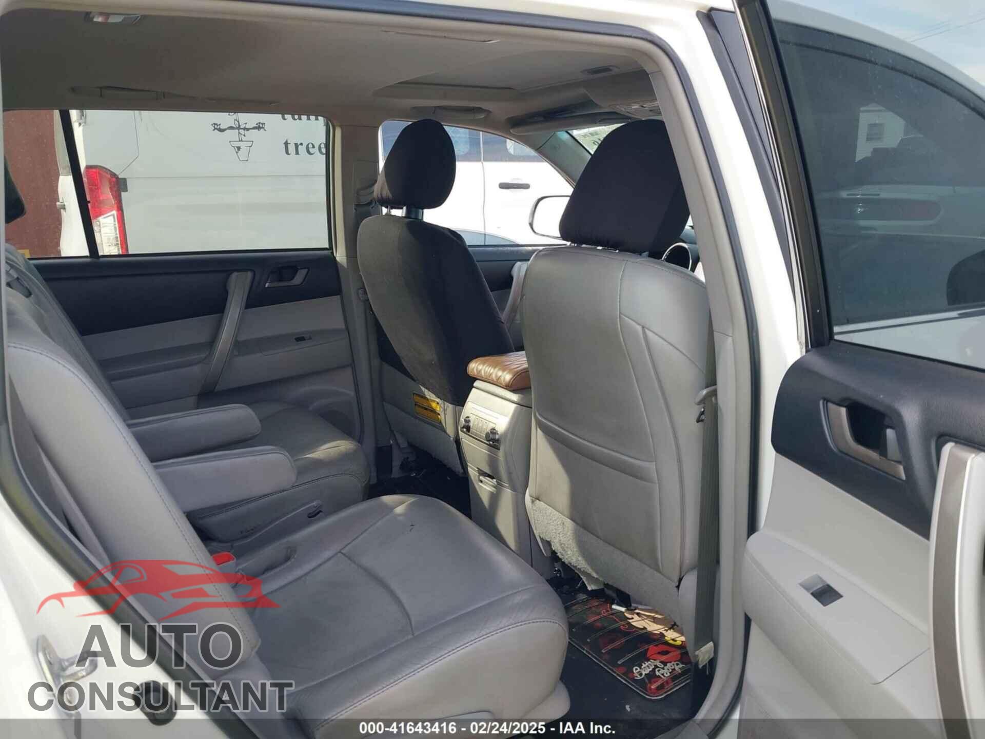 TOYOTA HIGHLANDER 2011 - 5TDBK3EH5BS064196
