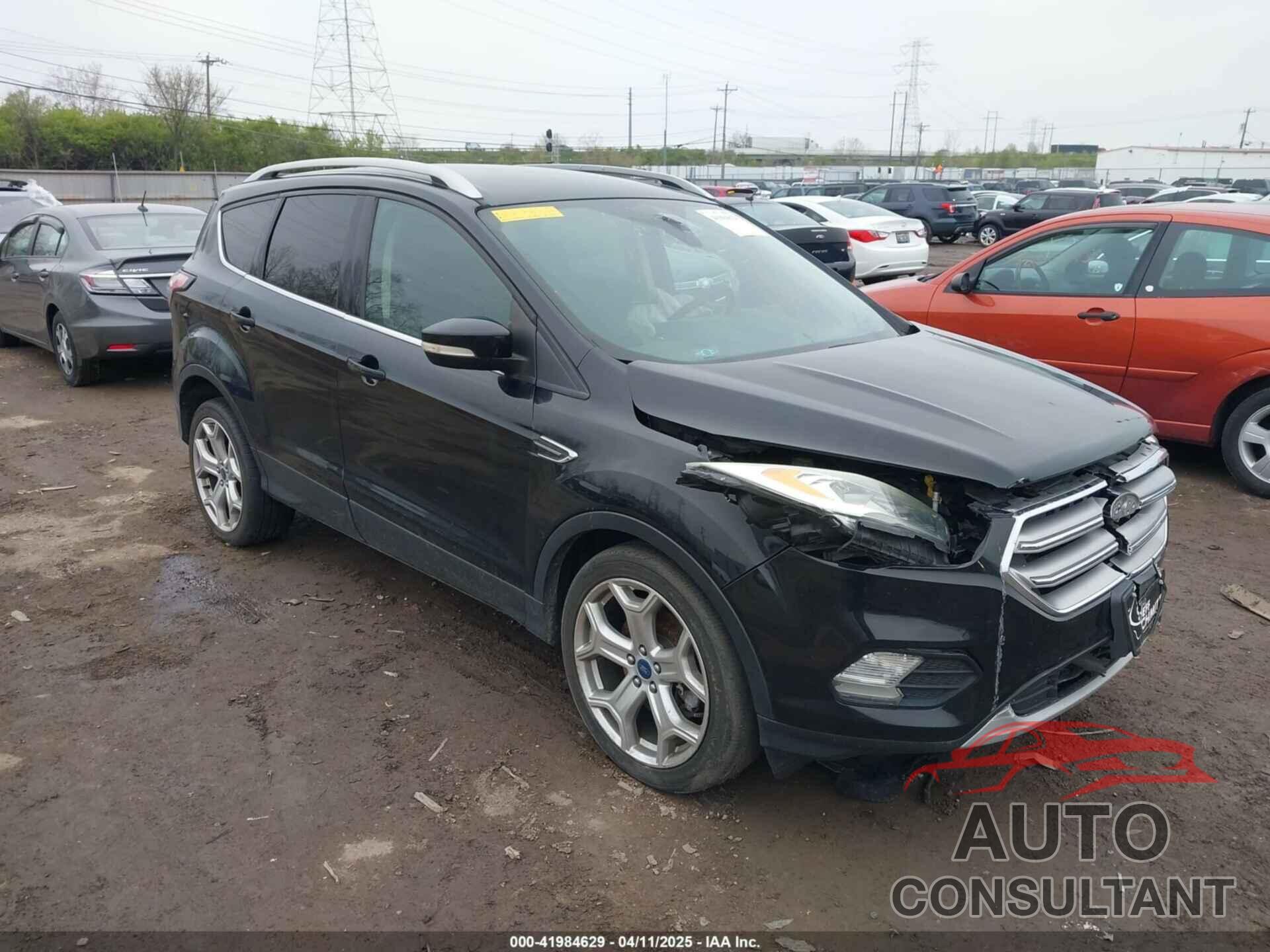FORD ESCAPE 2017 - 1FMCU0J95HUD37858