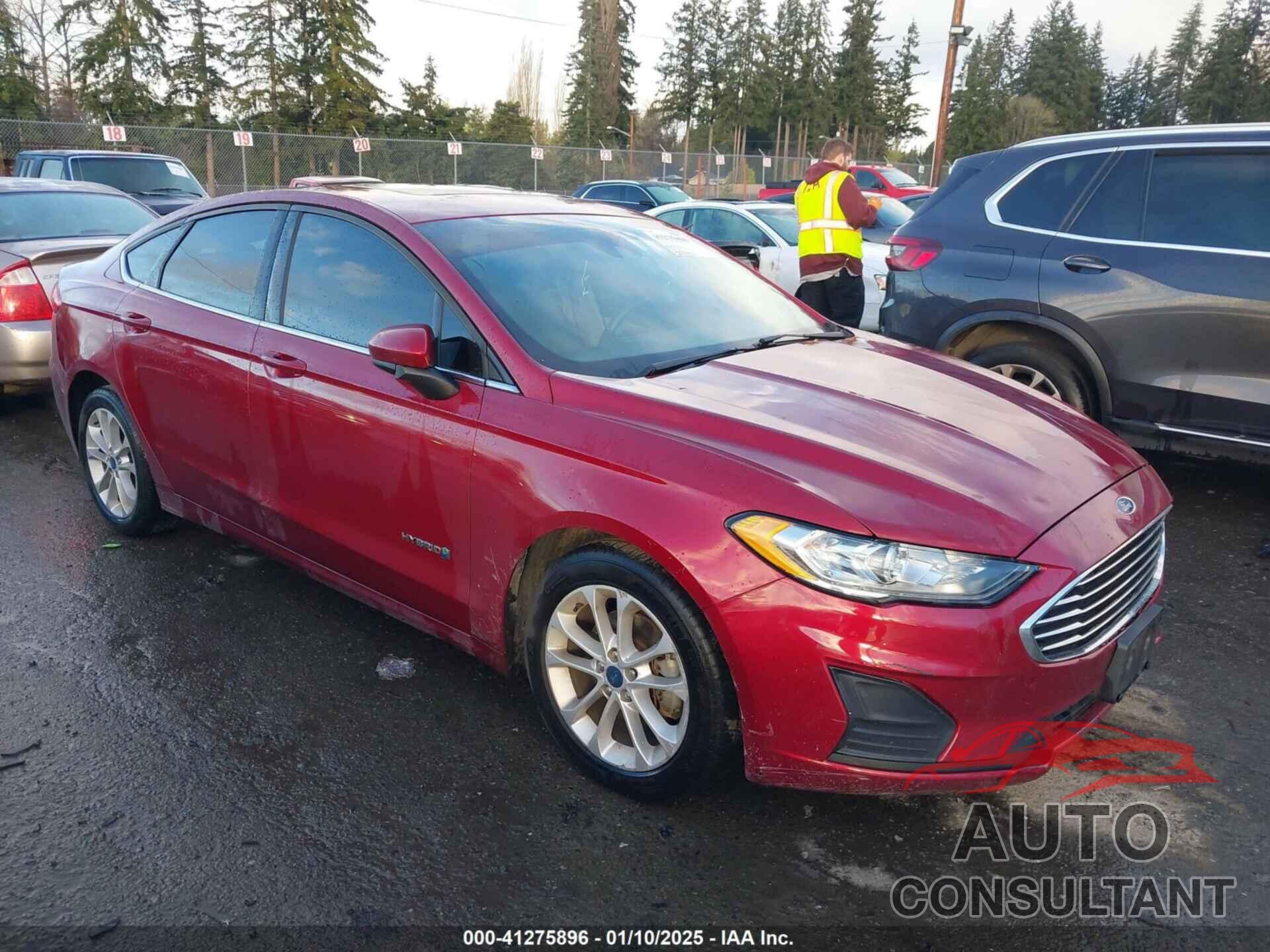 FORD FUSION HYBRID 2019 - 3FA6P0LU8KR241902