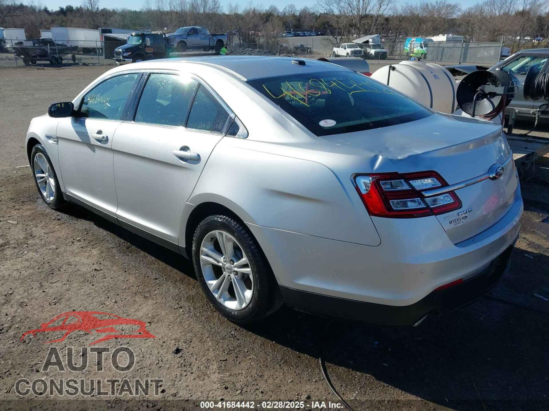 FORD TAURUS 2015 - 1FAHP2E82FG138671