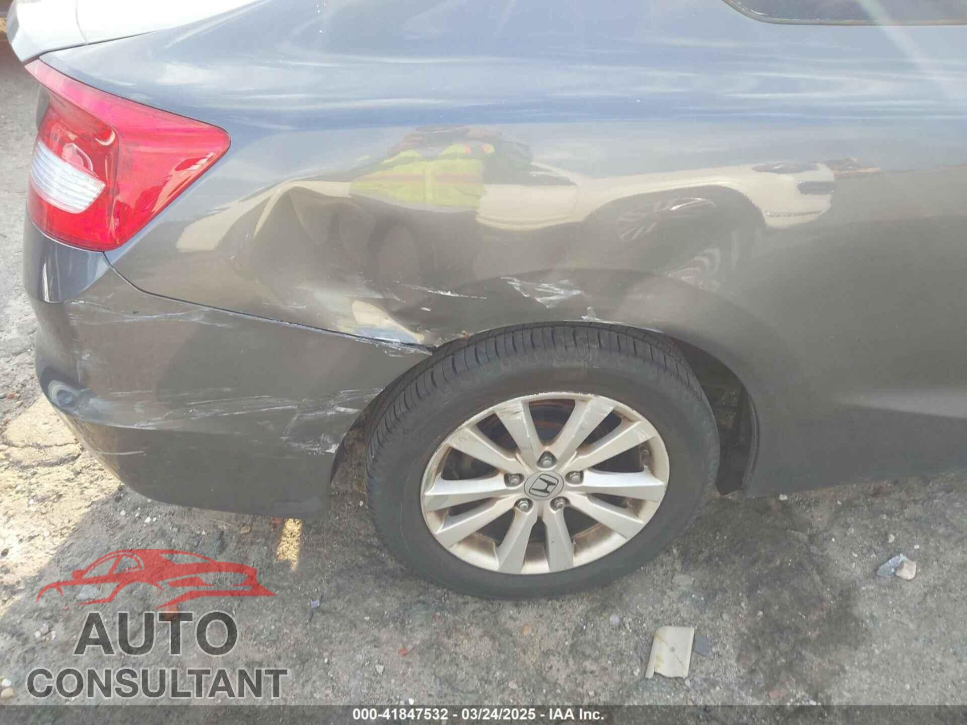 HONDA CIVIC 2012 - 2HGFG3B83CH519829