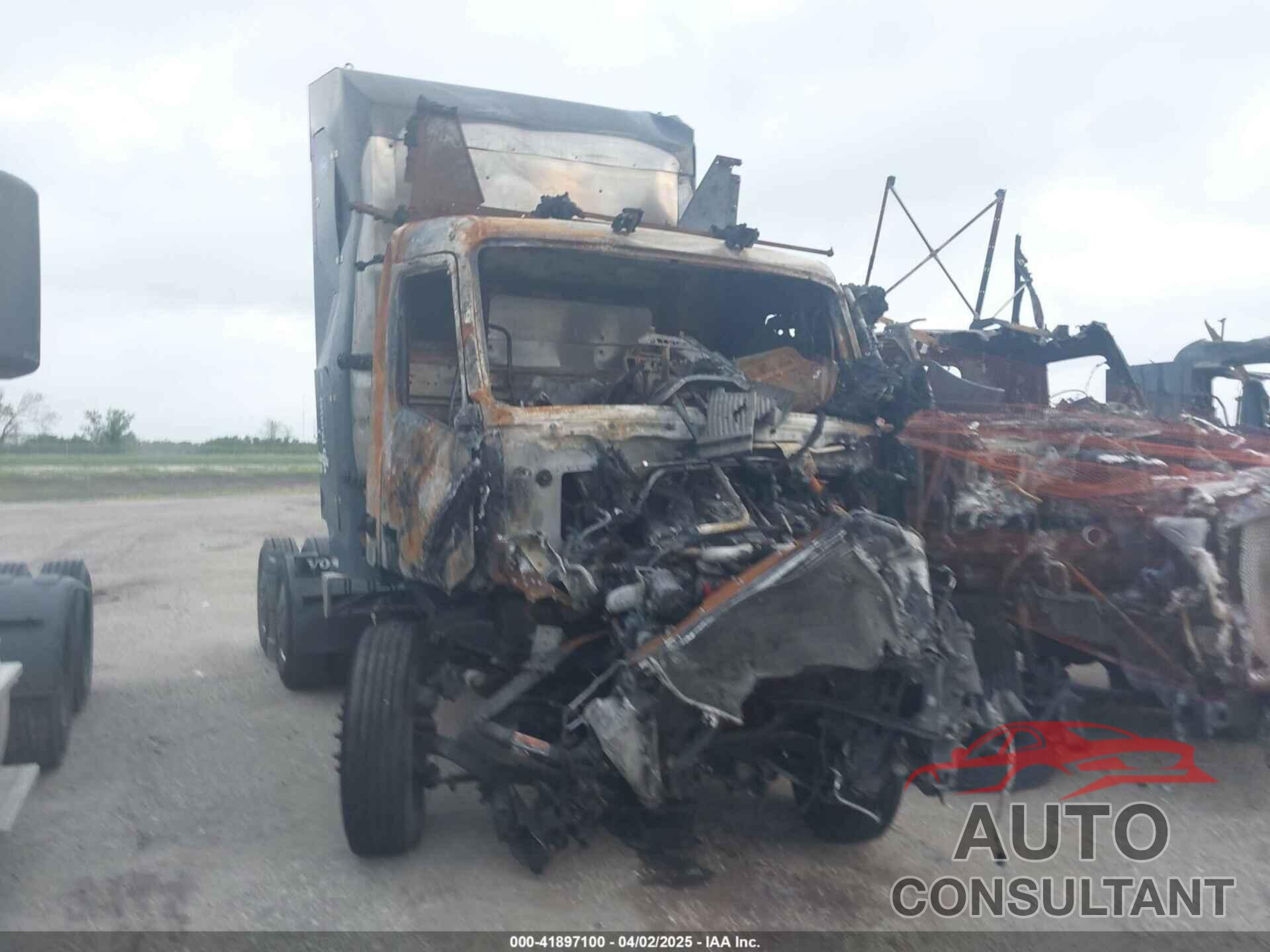 VOLVO VNL 2022 - 4V4NC9UG0NN317803