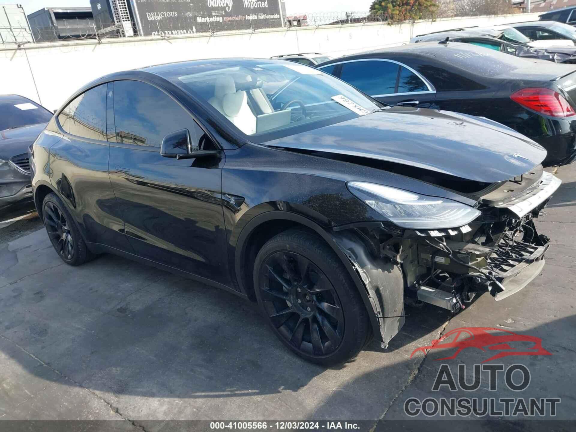 TESLA MODEL Y 2023 - 7SAYGDEE8PA117508