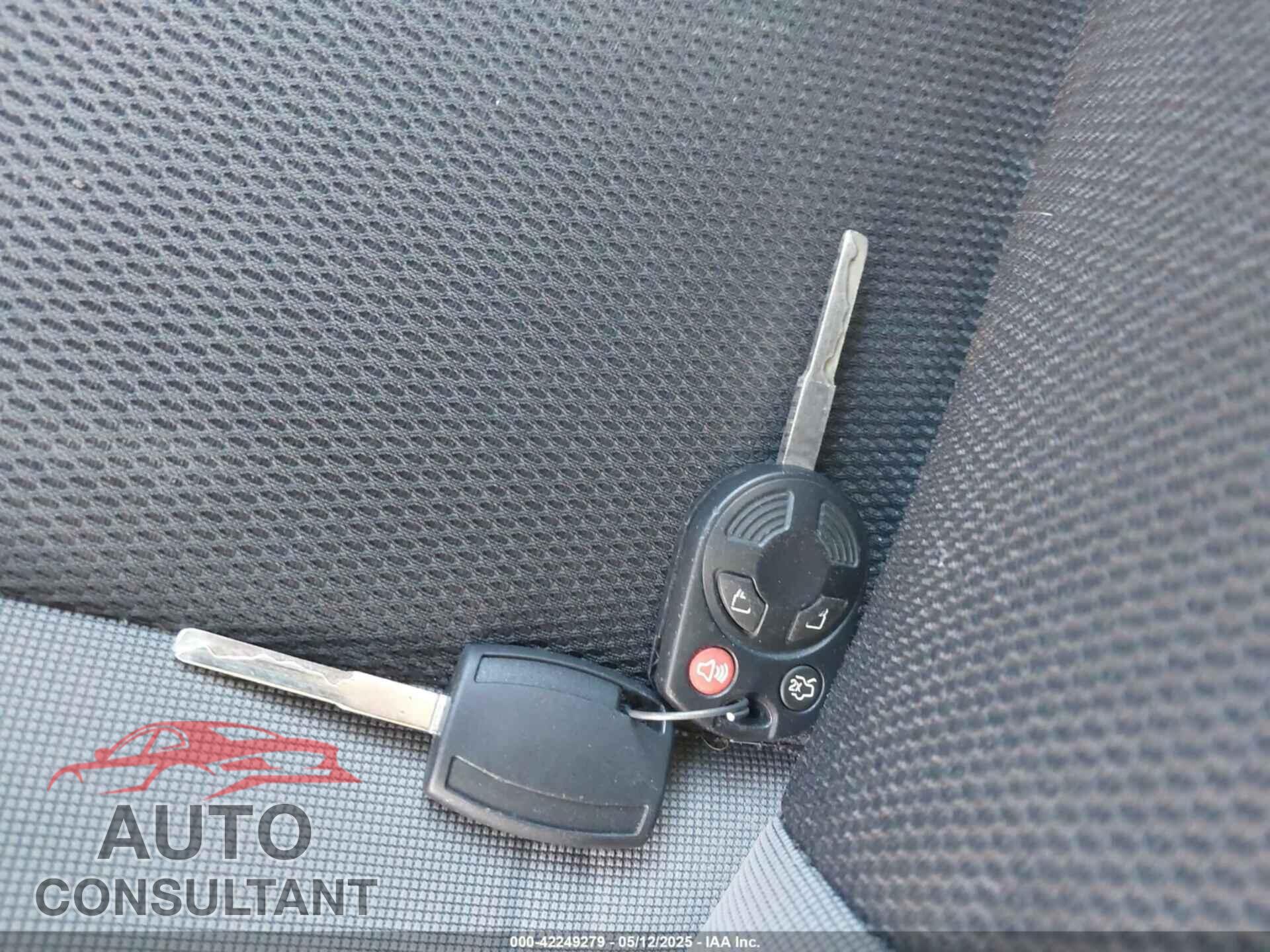 FORD FOCUS 2013 - 1FADP3F23DL321046