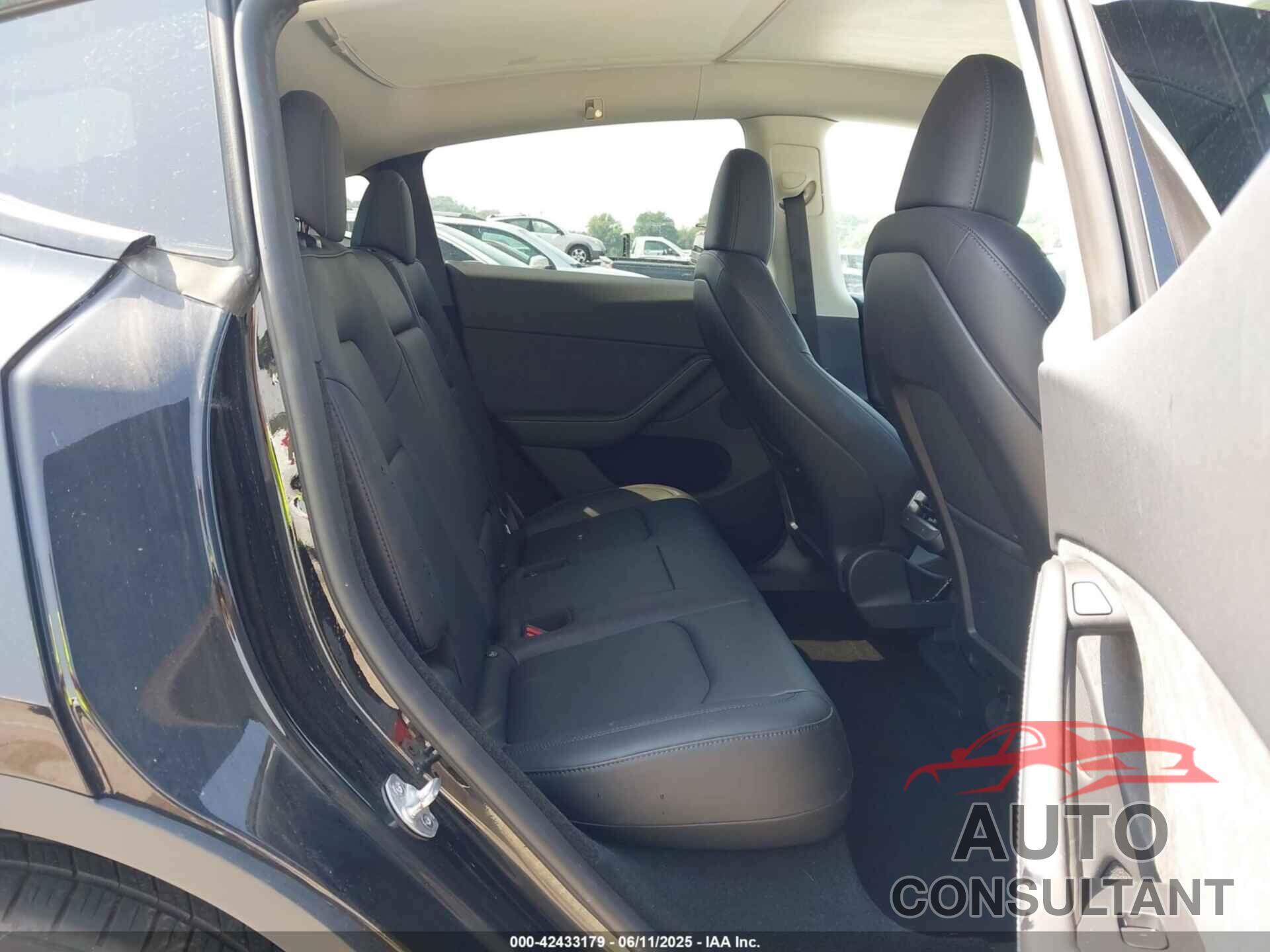 TESLA MODEL Y 2023 - 7SAYGDEEXPA179735