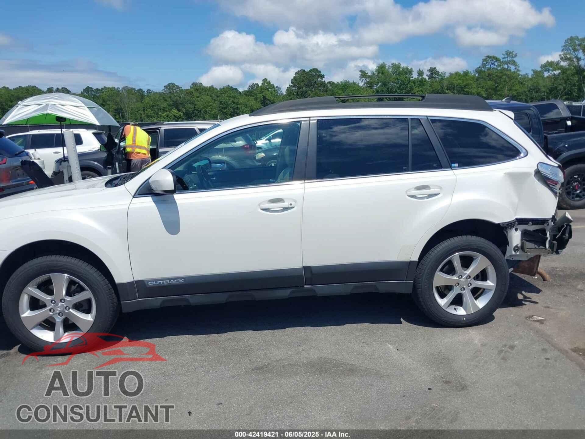 SUBARU OUTBACK 2014 - 4S4BRBLC7E3248103