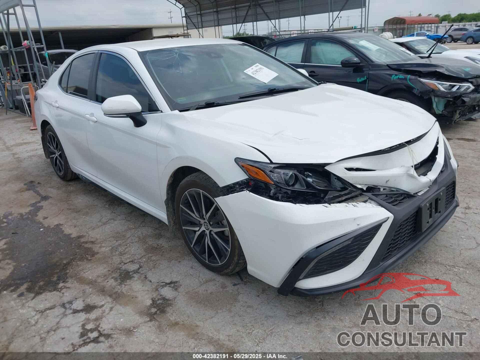 TOYOTA CAMRY 2023 - 4T1G11AK2PU794807