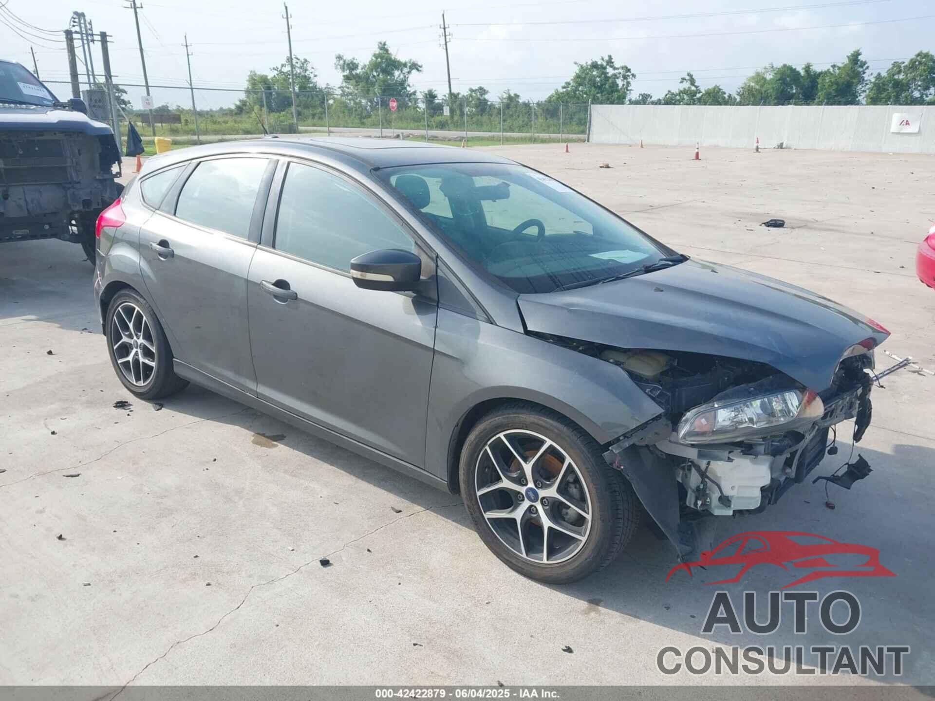 FORD FOCUS 2018 - 1FADP3M28JL210636