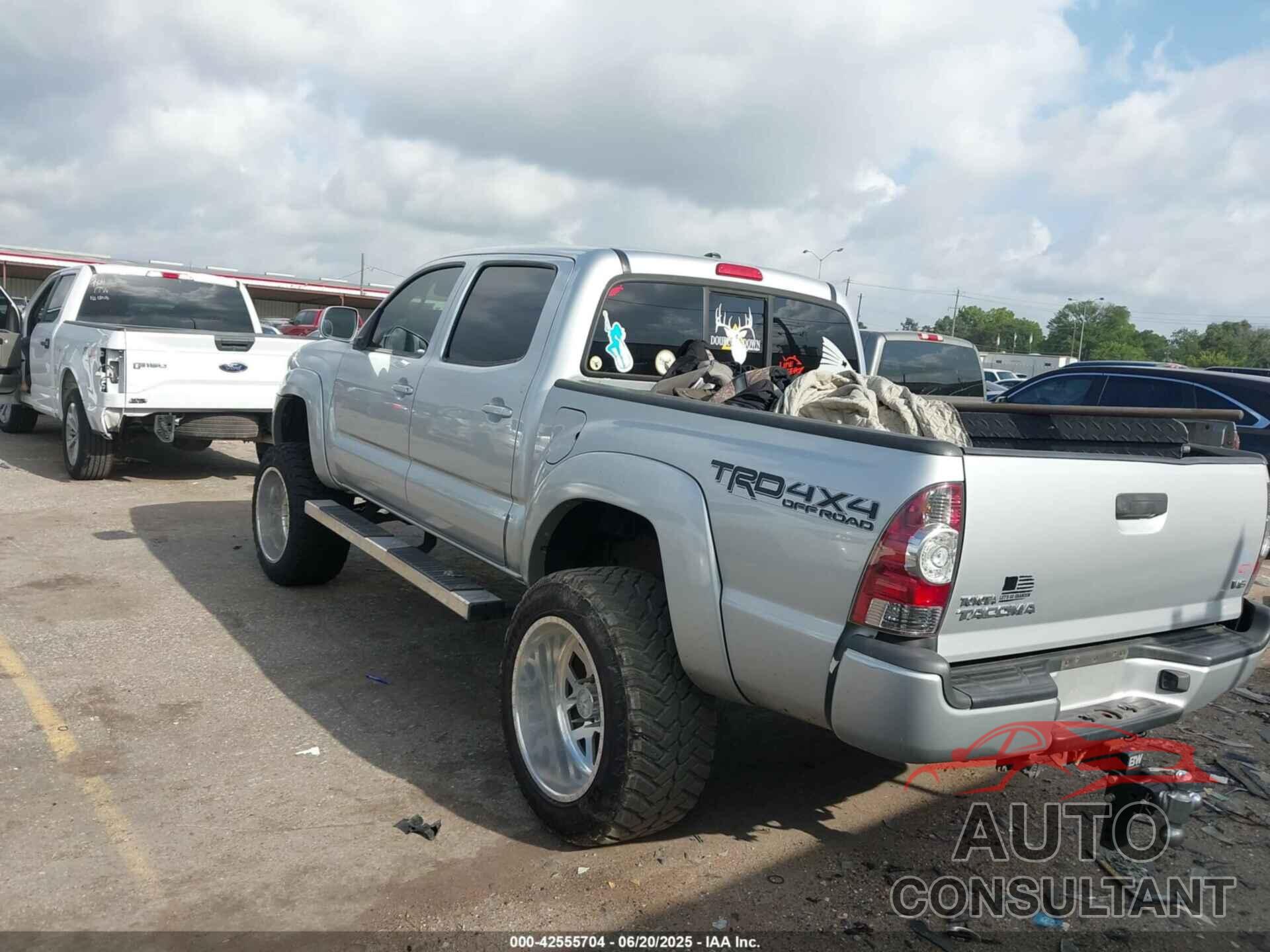 TOYOTA TACOMA 2011 - 5TFLU4ENXBX021994