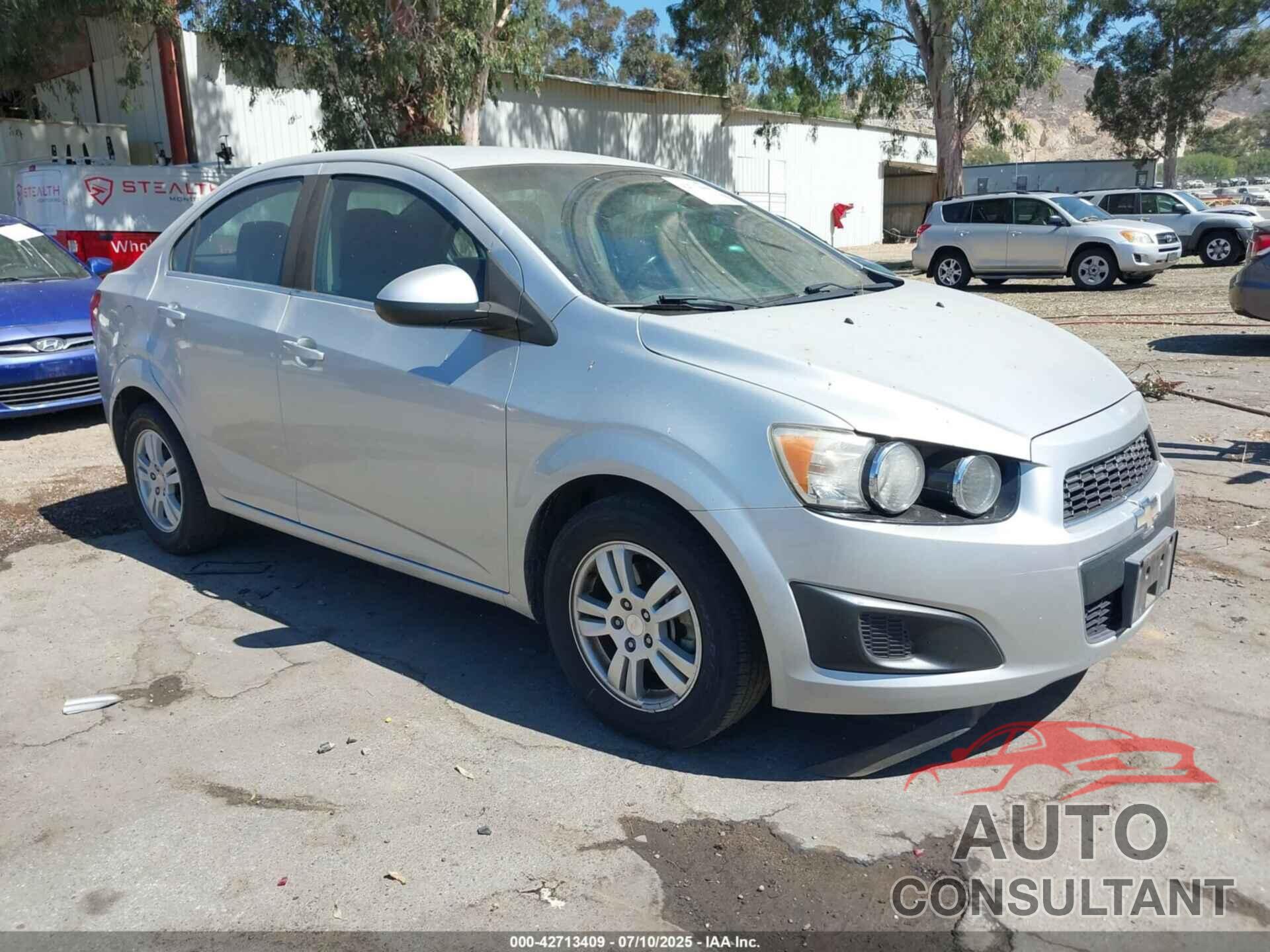 CHEVROLET SONIC 2013 - 1G1JC5SG9D4182386