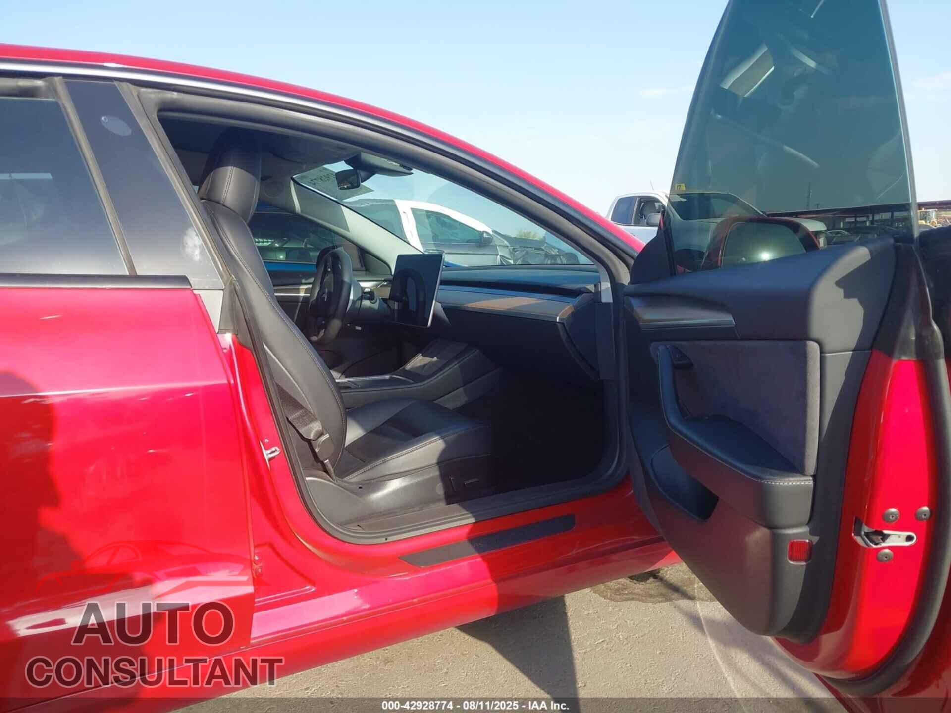 TESLA MODEL 3 2021 - 5YJ3E1EB4MF060904