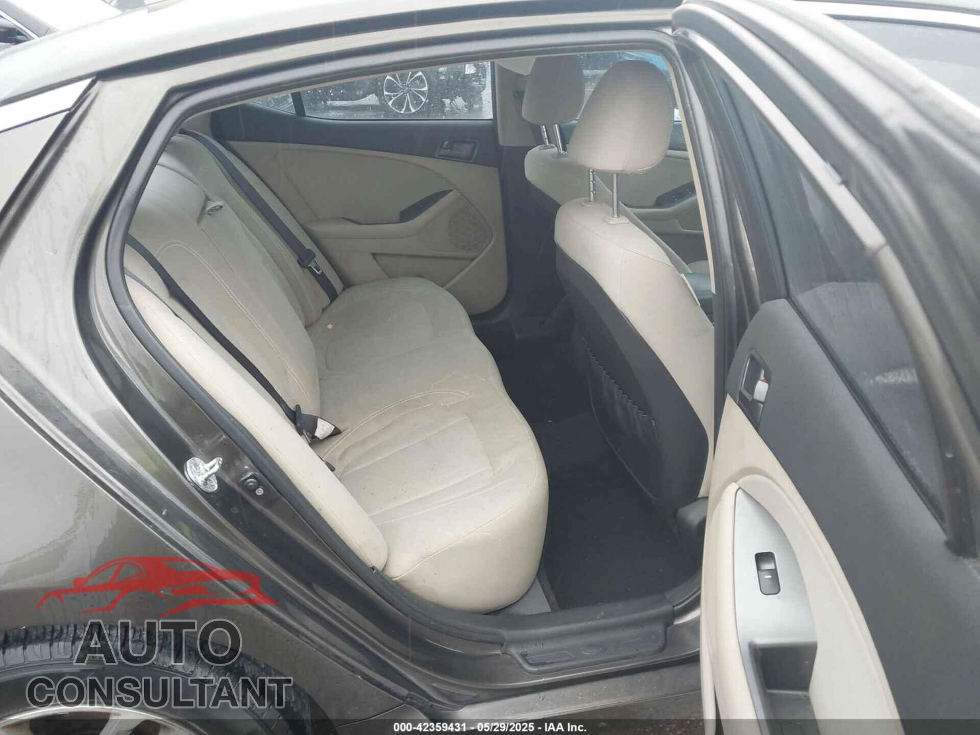 KIA OPTIMA 2011 - KNAGM4A70B5126660