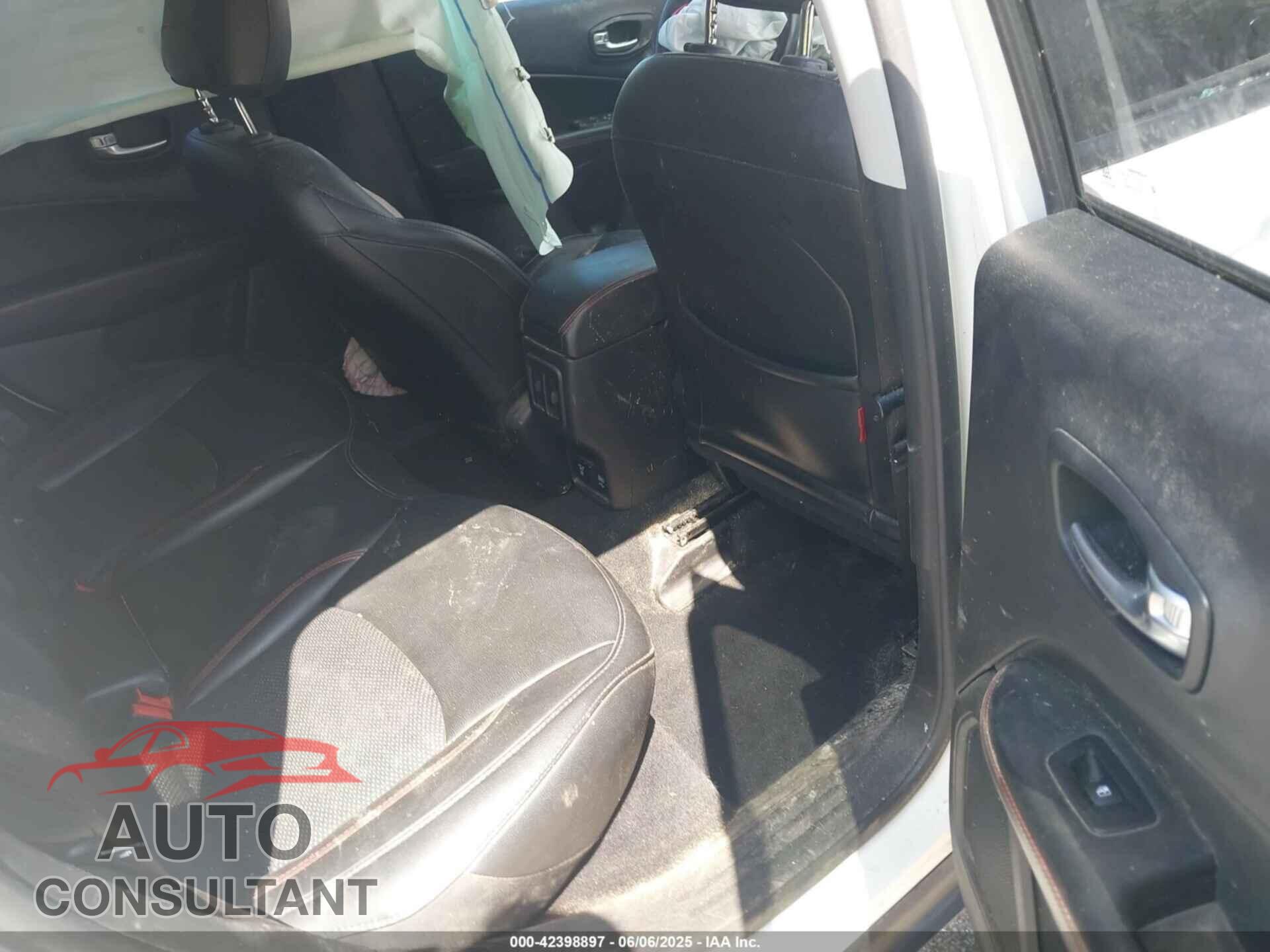 JEEP COMPASS 2020 - 3C4NJDDB7LT207871