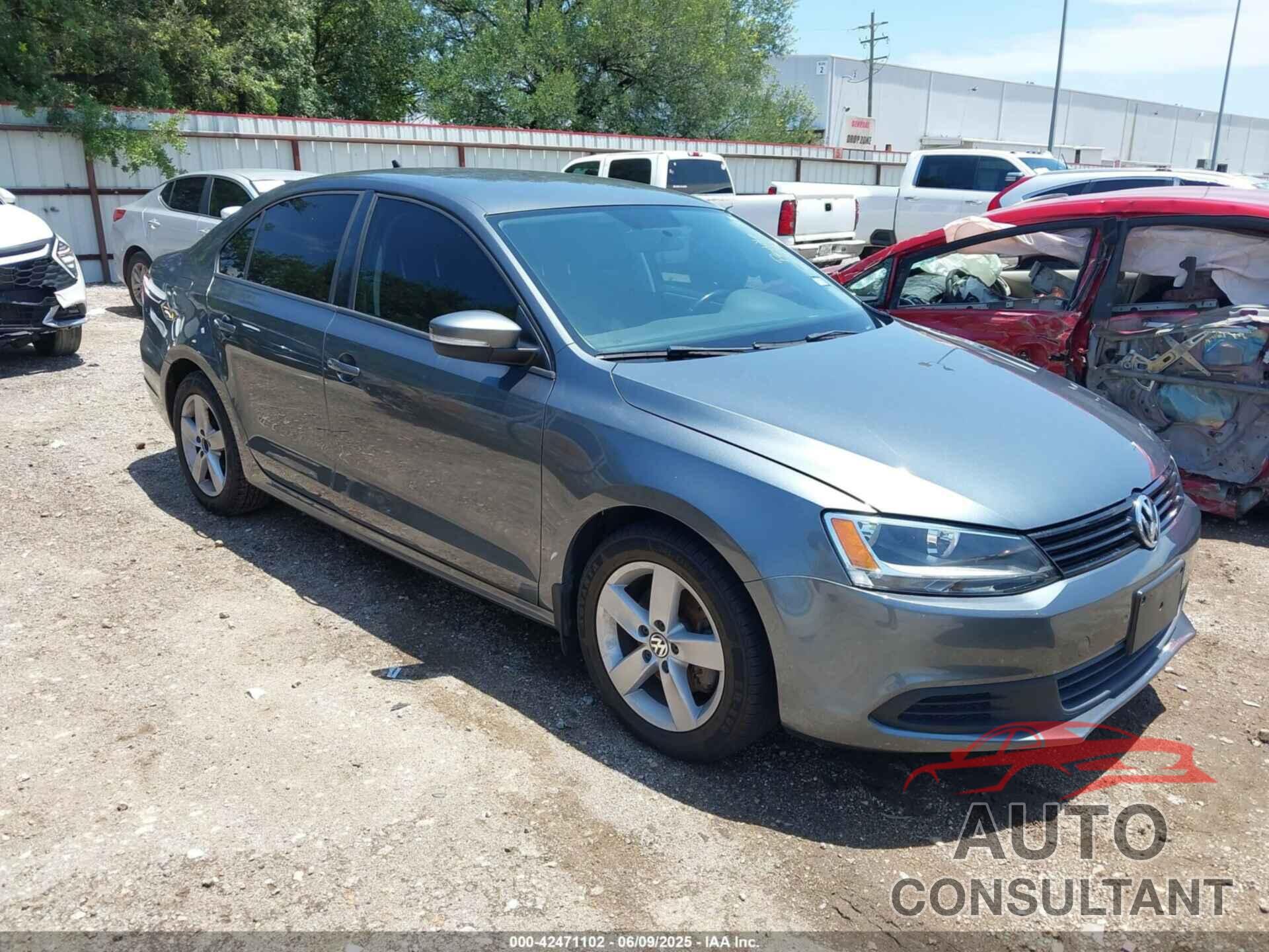 VOLKSWAGEN JETTA 2012 - 3VW3L7AJXCM466022