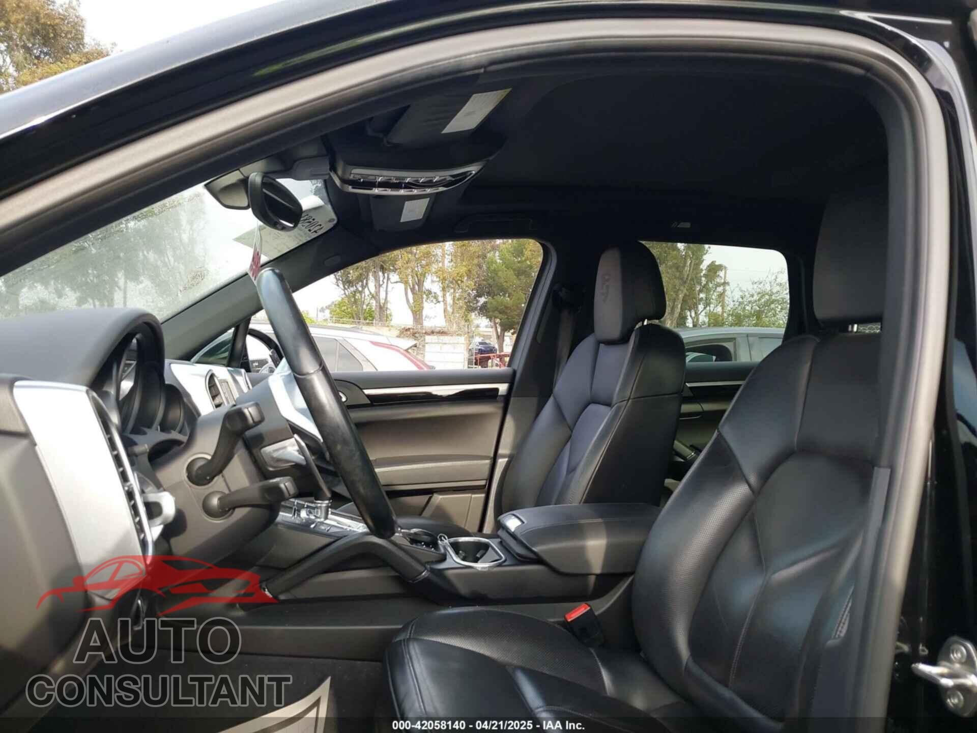 PORSCHE CAYENNE 2018 - WP1AA2A21JKA07525