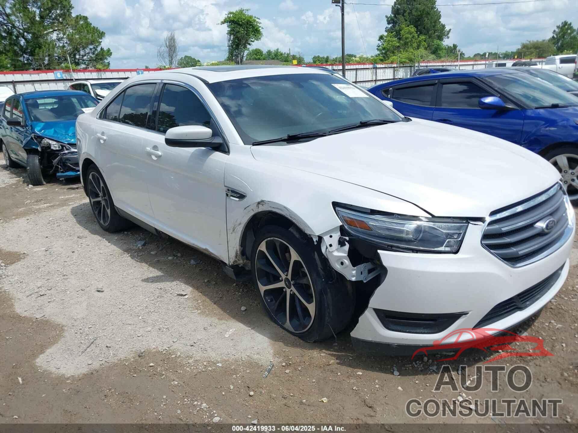 FORD TAURUS 2015 - 1FAHP2E86FG111800