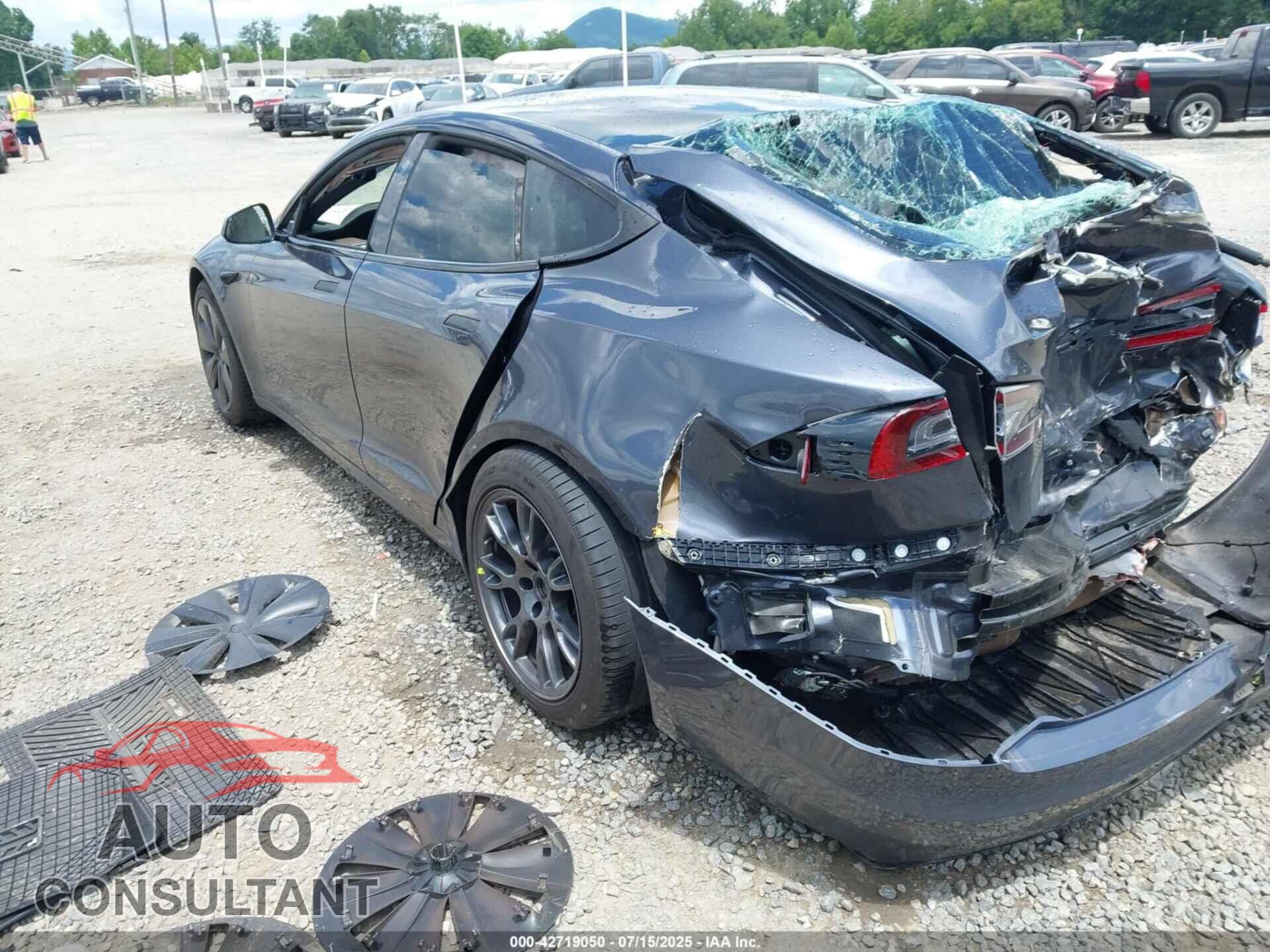 TESLA MODEL S 2021 - 5YJSA1E53MF452404