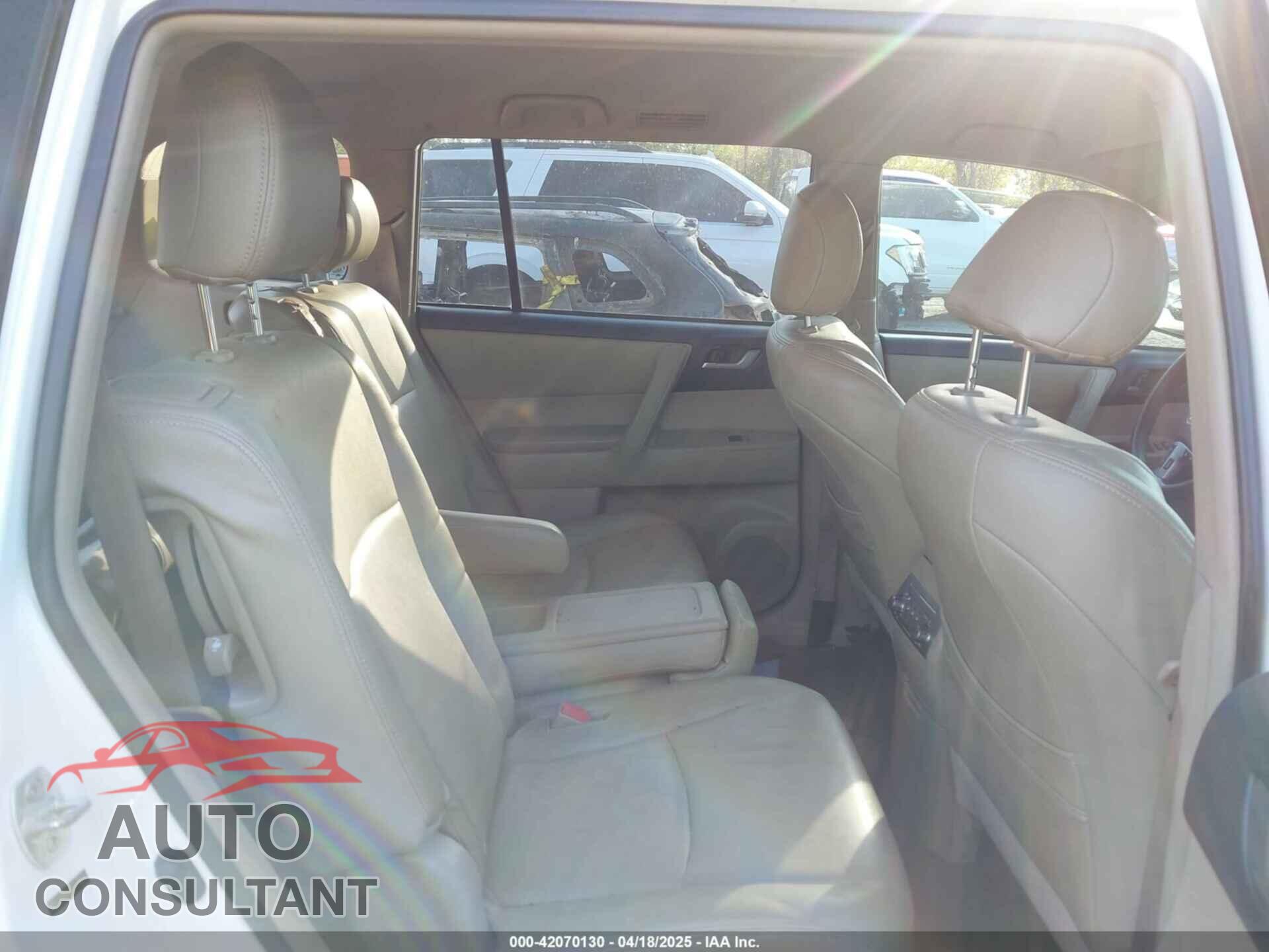 TOYOTA HIGHLANDER 2013 - 5TDBK3EH8DS186490