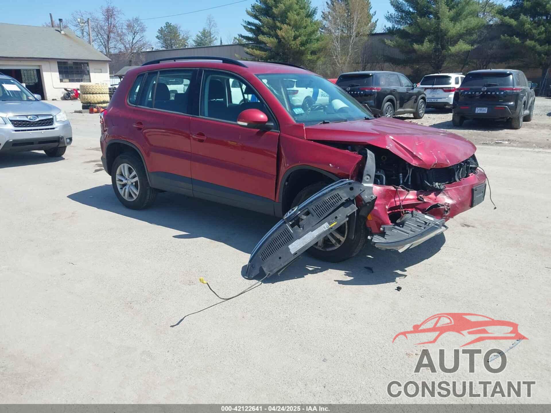 VOLKSWAGEN TIGUAN 2015 - WVGBV7AX7FW056002