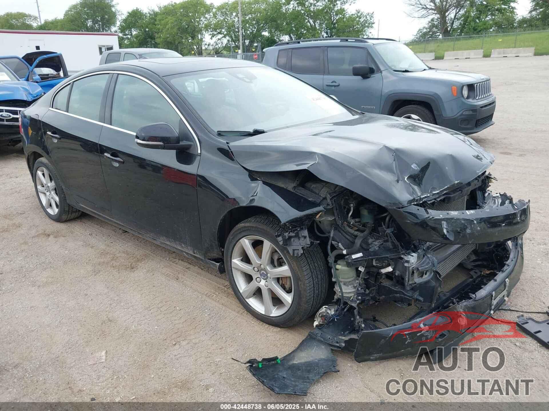 VOLVO S60 2016 - YV1612TKXG2399394