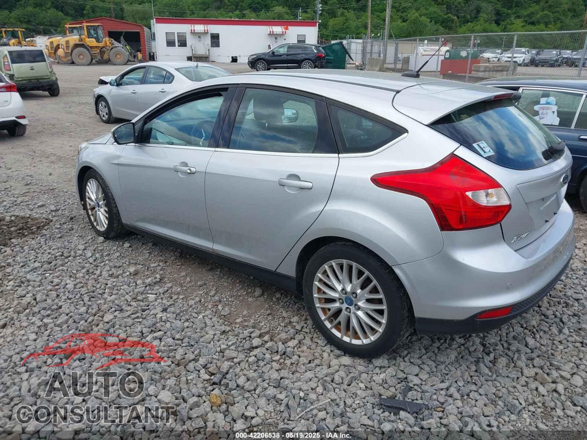FORD FOCUS 2012 - 1FAHP3M21CL277583